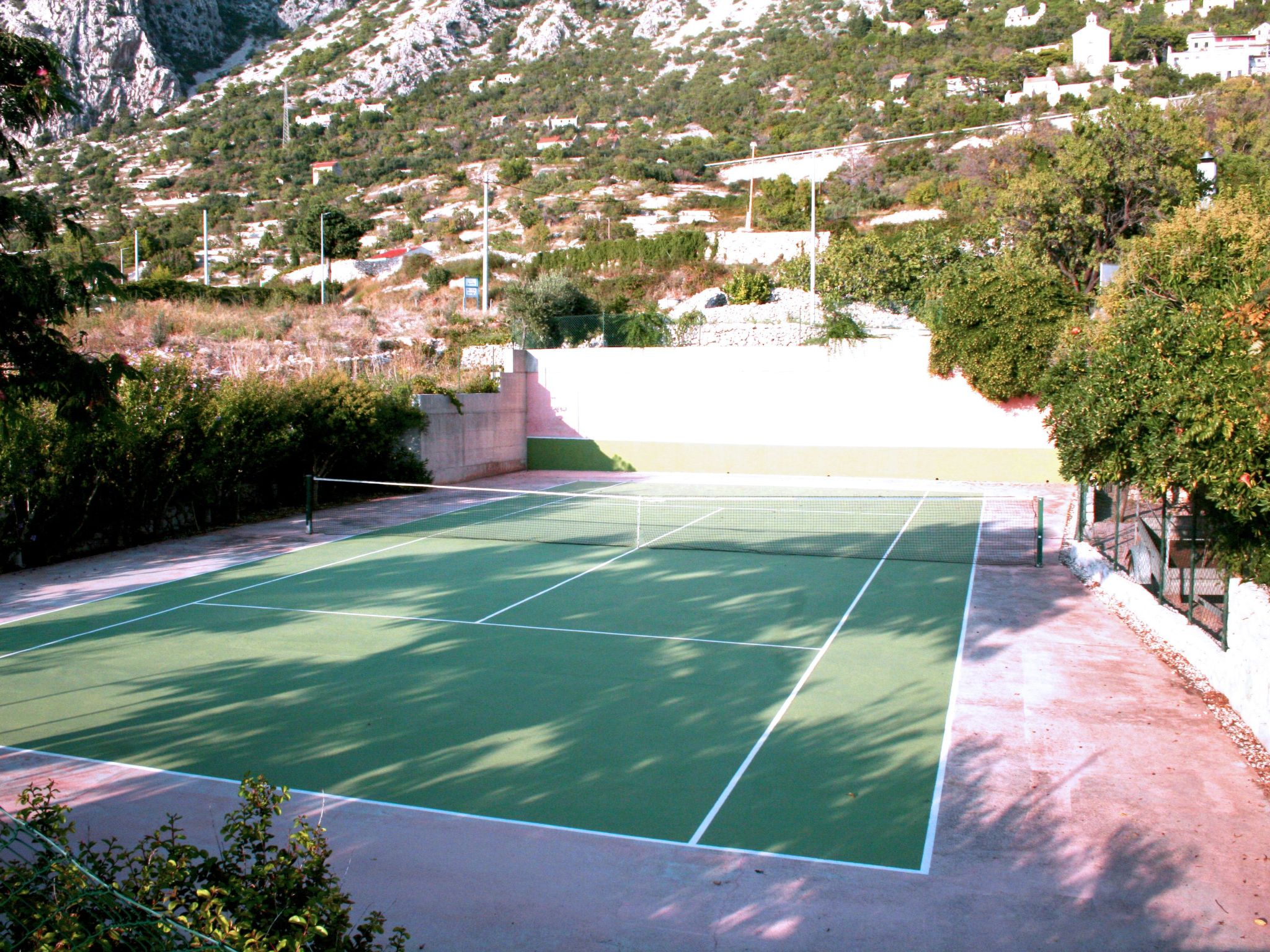 Wohnung in Drašnice mit Schönem Garten-Dedans