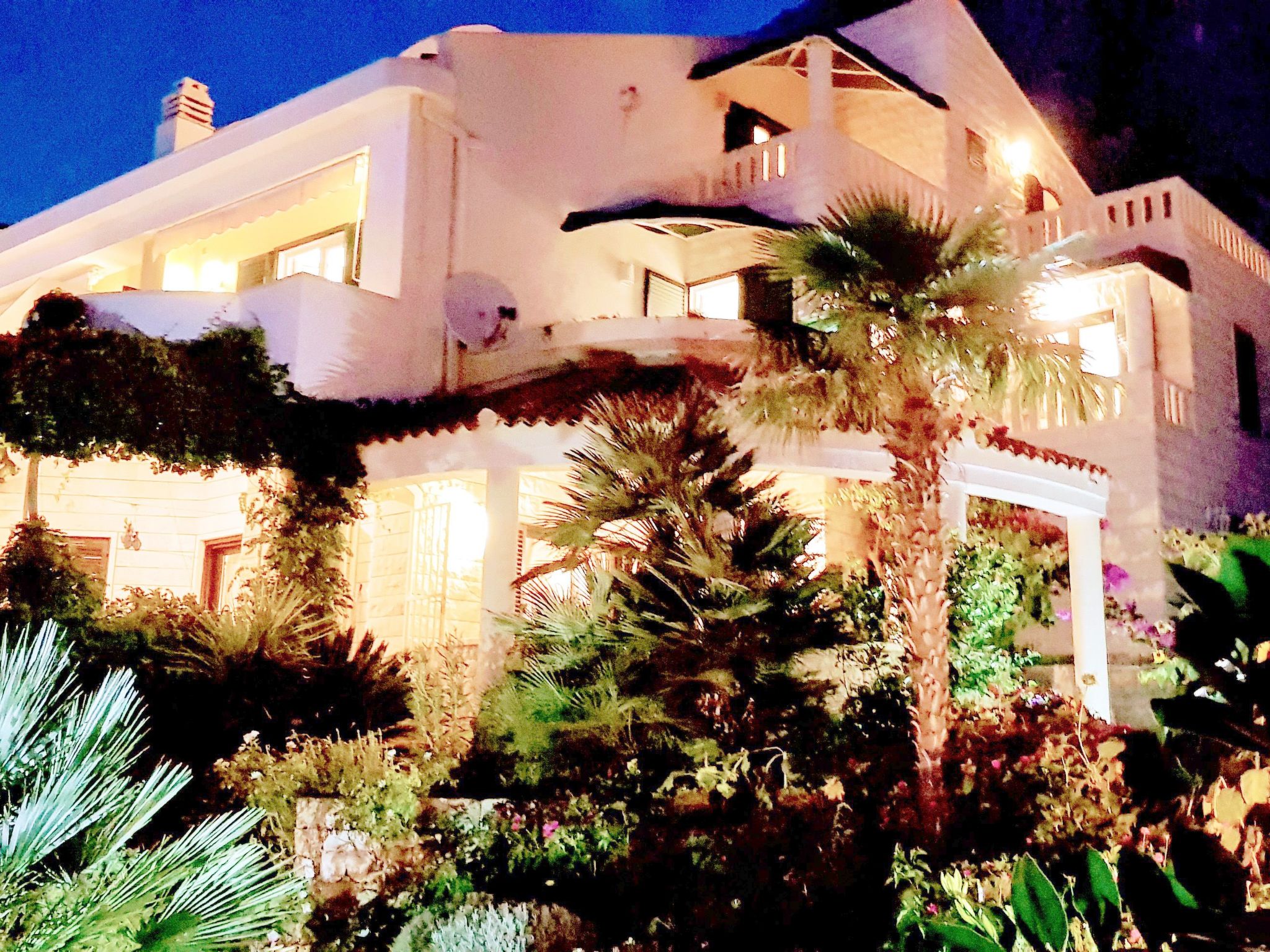 Wohnung in Drašnice mit Schönem Garten-Dedans