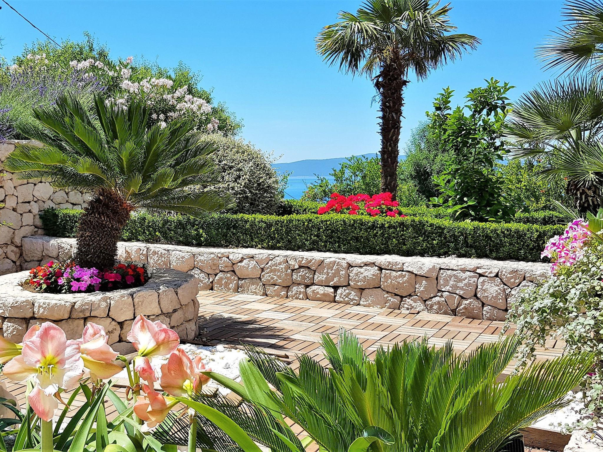 Wohnung in Drašnice mit Schönem Garten-Dedans