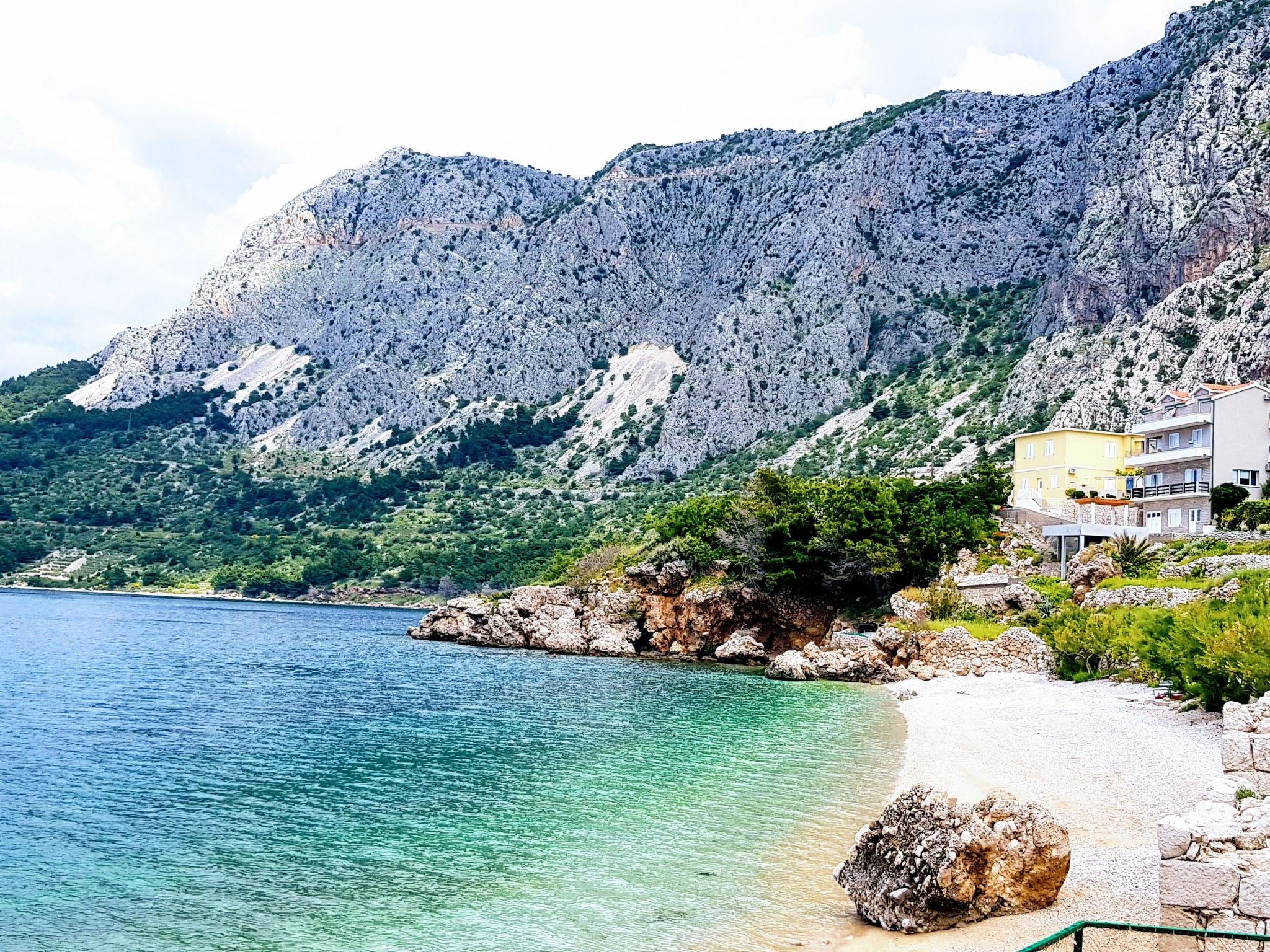 Wohnung in Drašnice mit Schönem Garten-Dedans