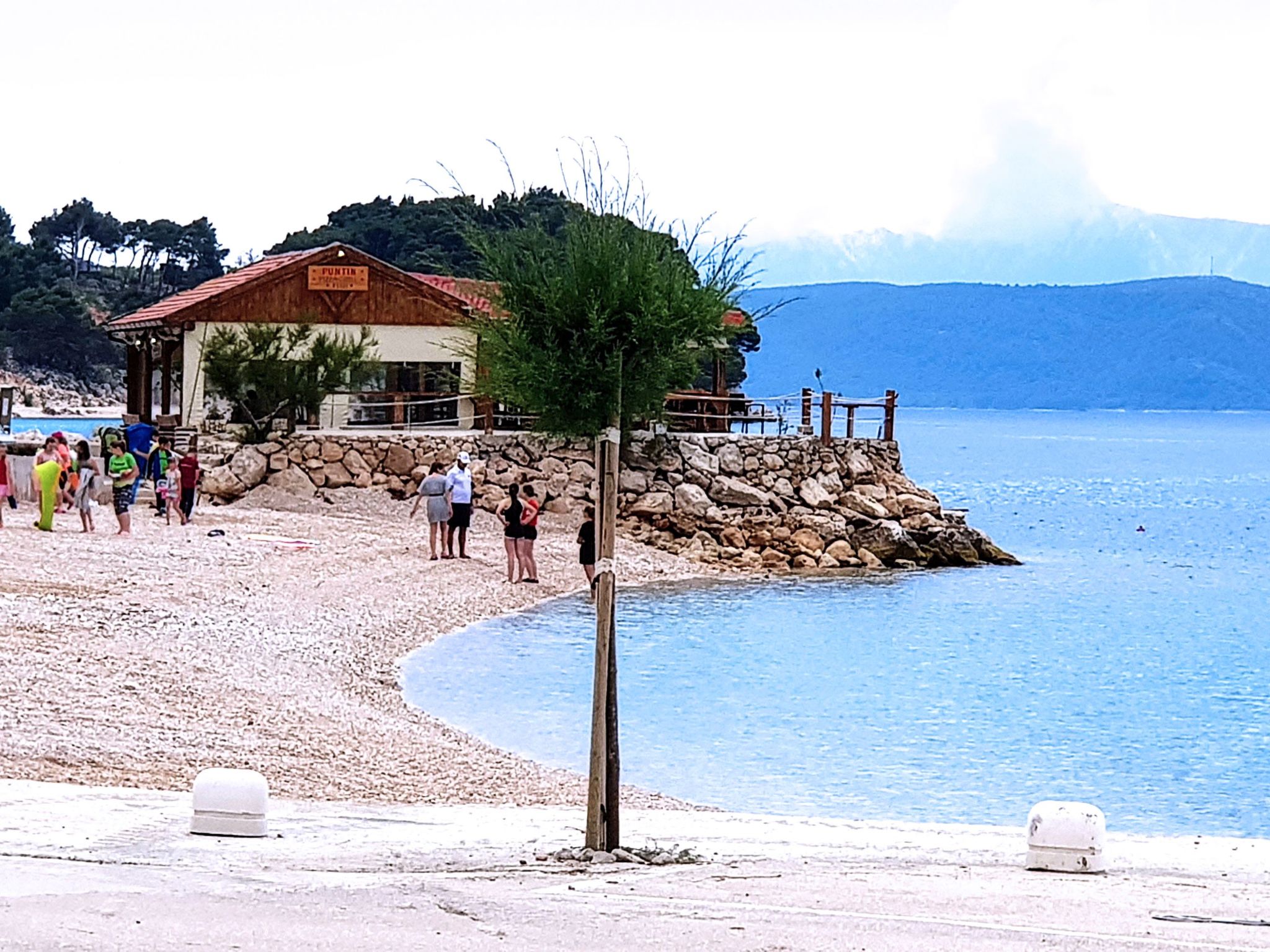 Wohnung in Drašnice mit Schönem Garten-Dedans