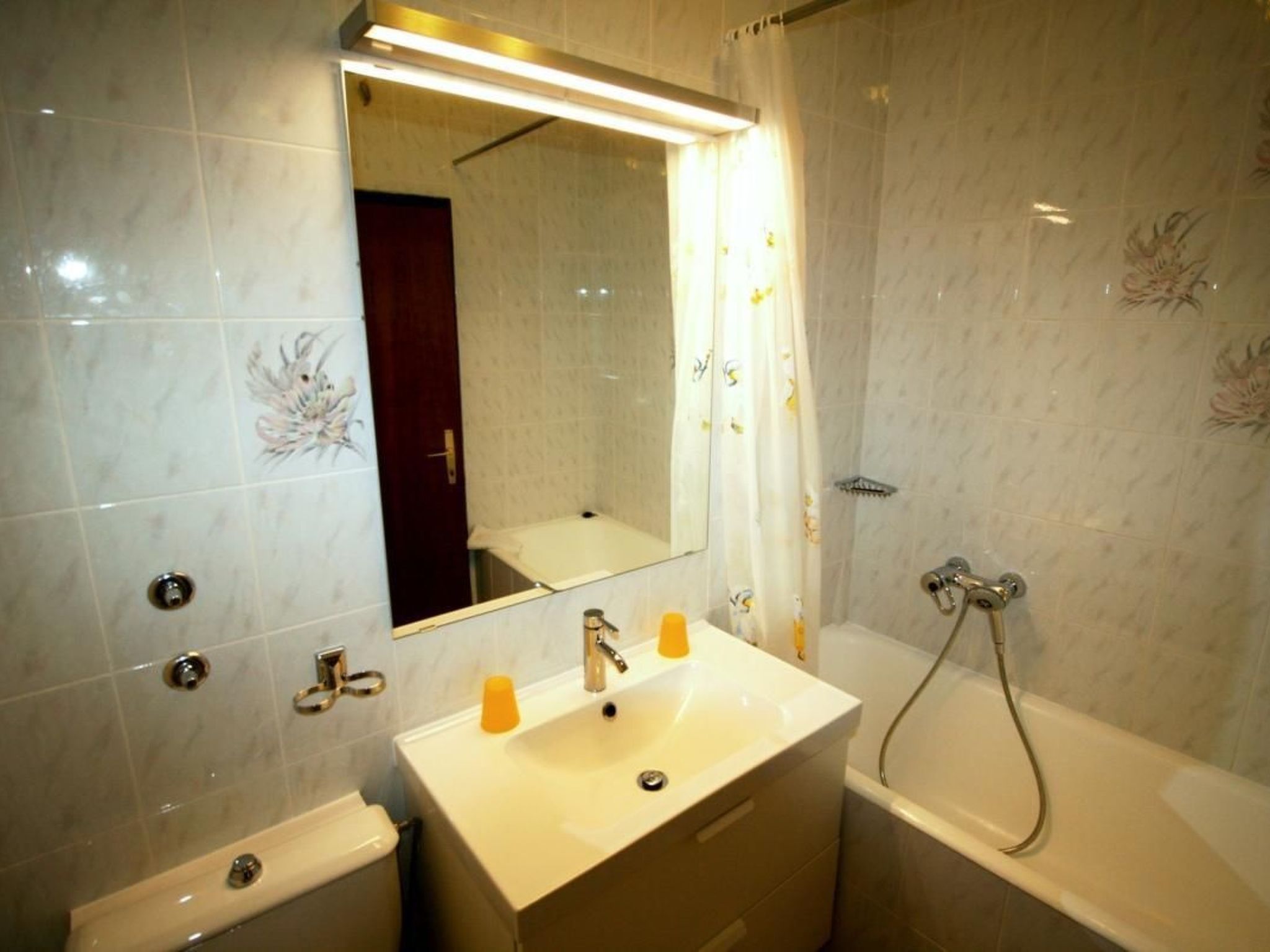 Wohnung in Drašnice mit Schönem Garten-Dedans