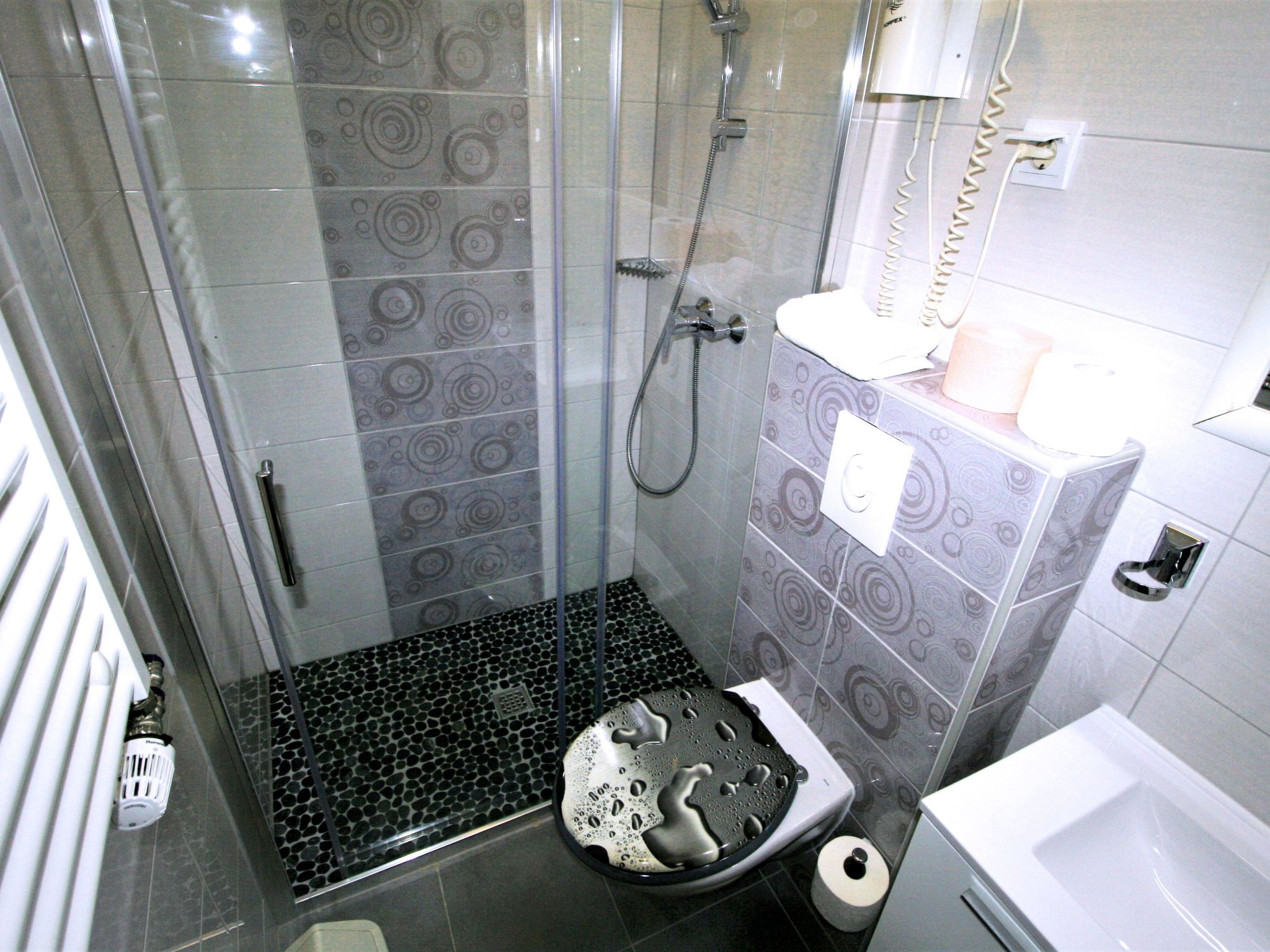 Wohnung in Drašnice mit Schönem Garten-Dedans