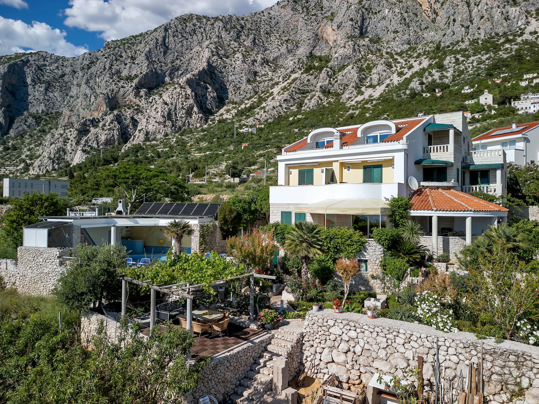 Tolle Wohnung in Drašnice mit Schönem Garten-Dedans