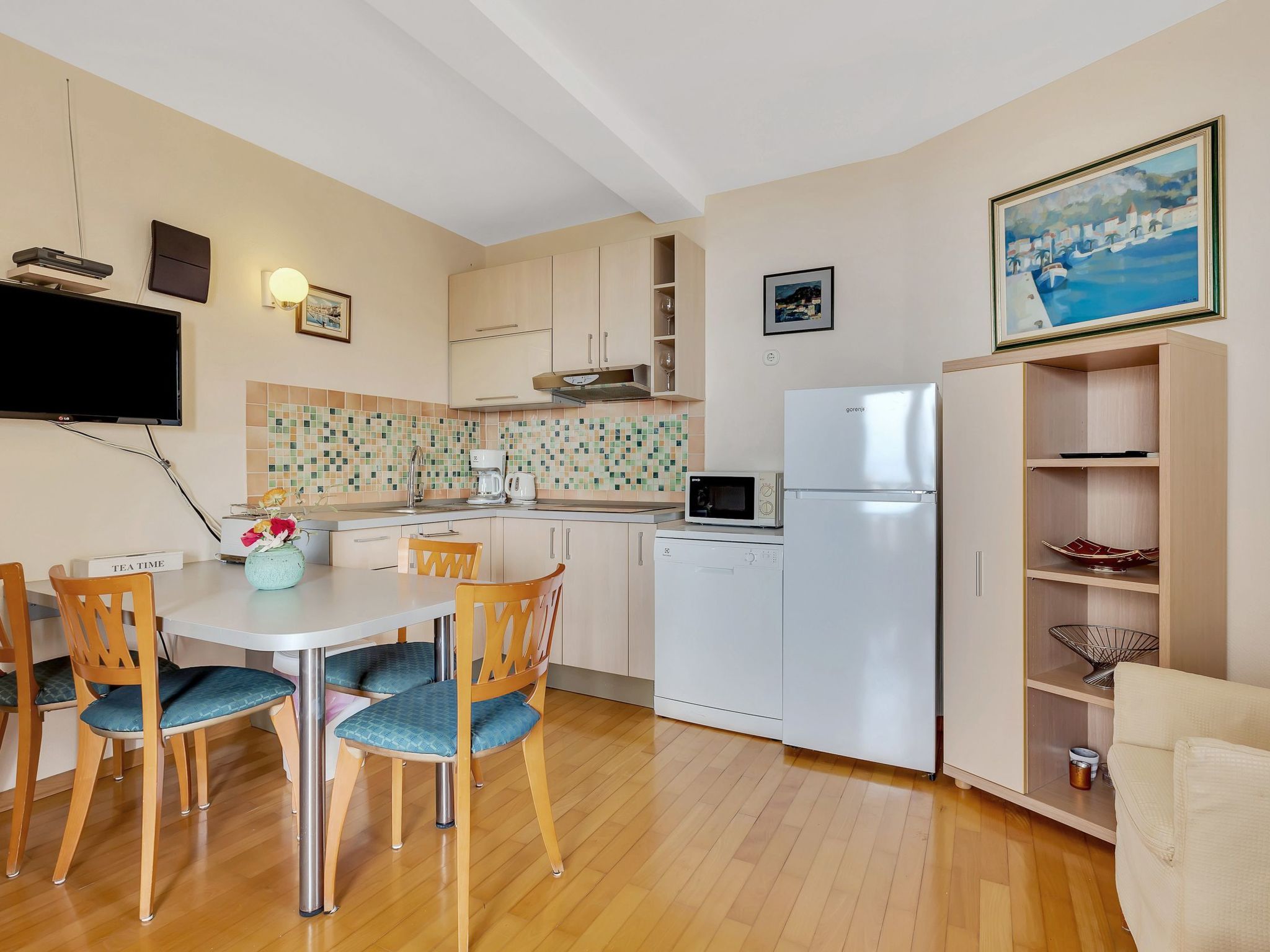 Tolle Wohnung in Drašnice mit Schönem Garten-Dedans