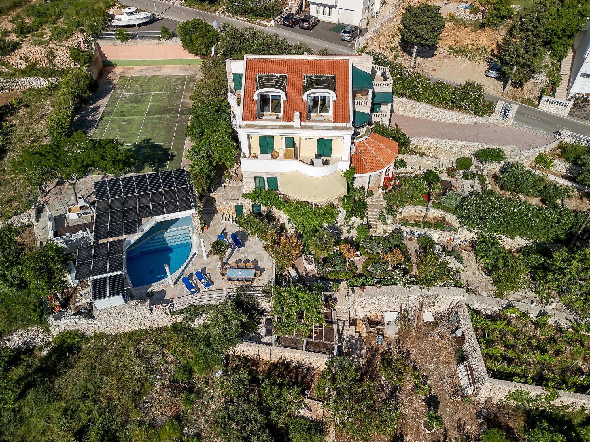 Tolle Wohnung in Drašnice mit Schönem Garten-Dedans