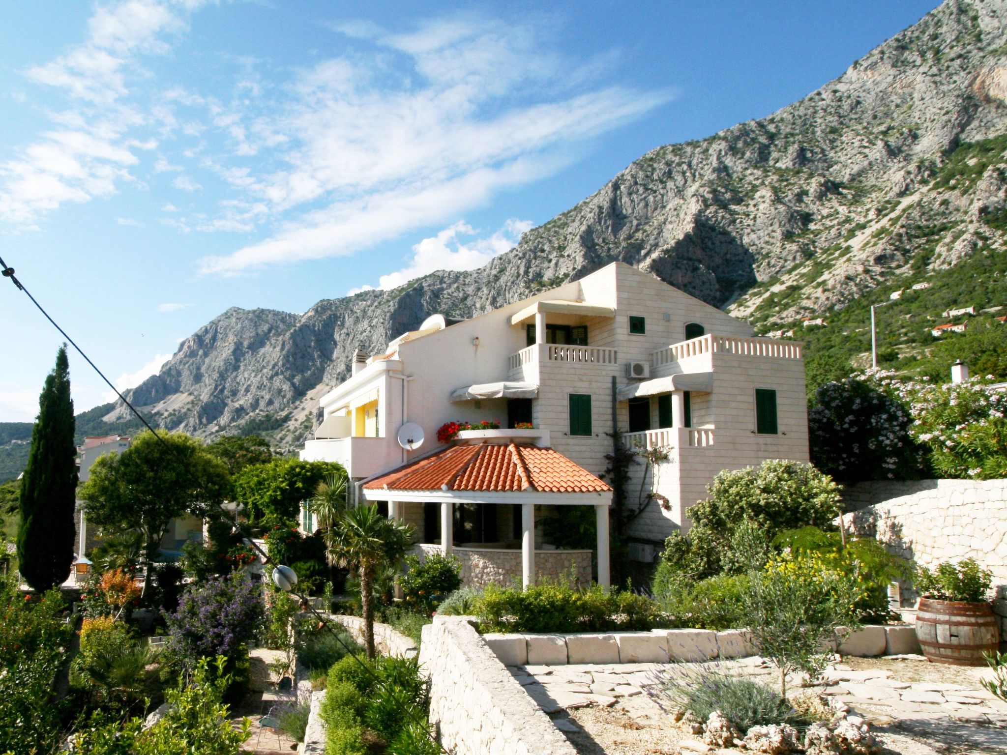 Tolle Wohnung in Drašnice mit Schönem Garten-Dedans