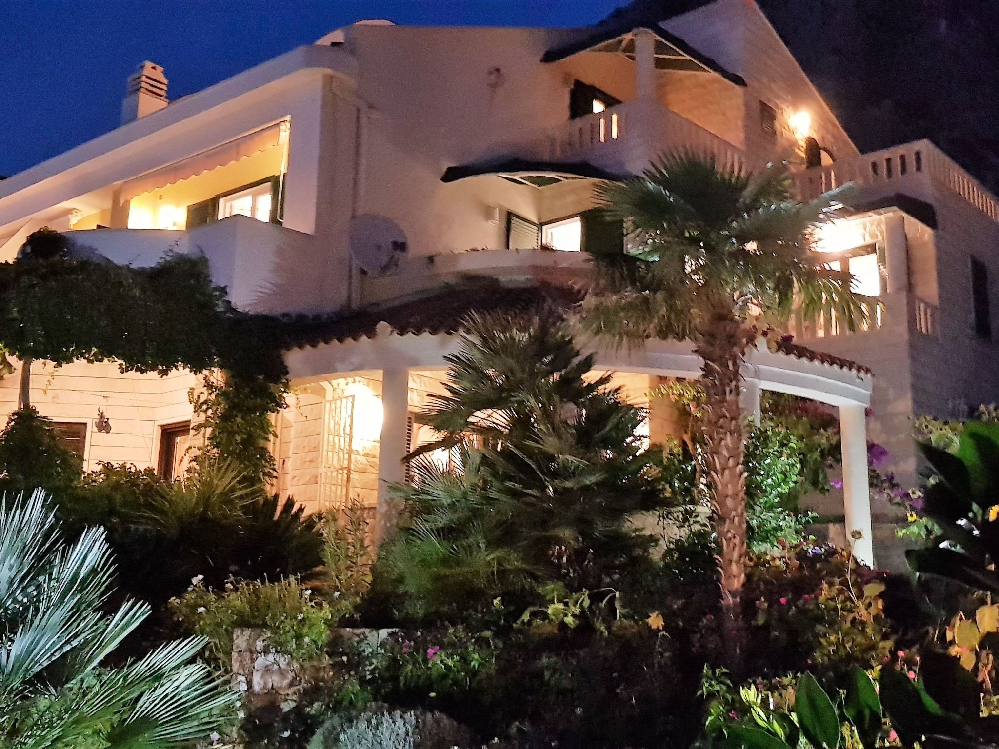 Tolle Wohnung in Drašnice mit Schönem Garten-Dedans