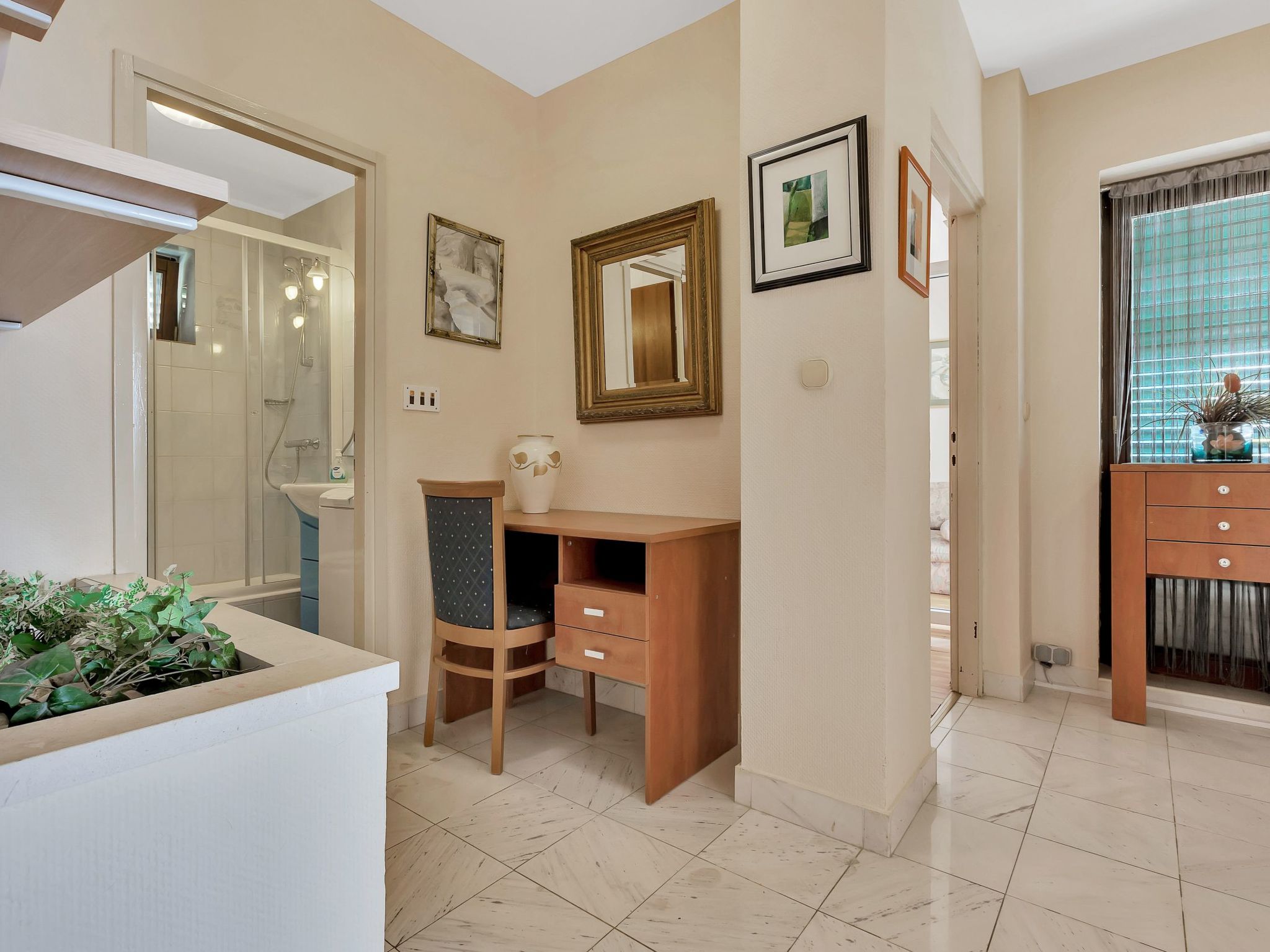 Tolle Wohnung in Drašnice mit Schönem Garten-Dedans