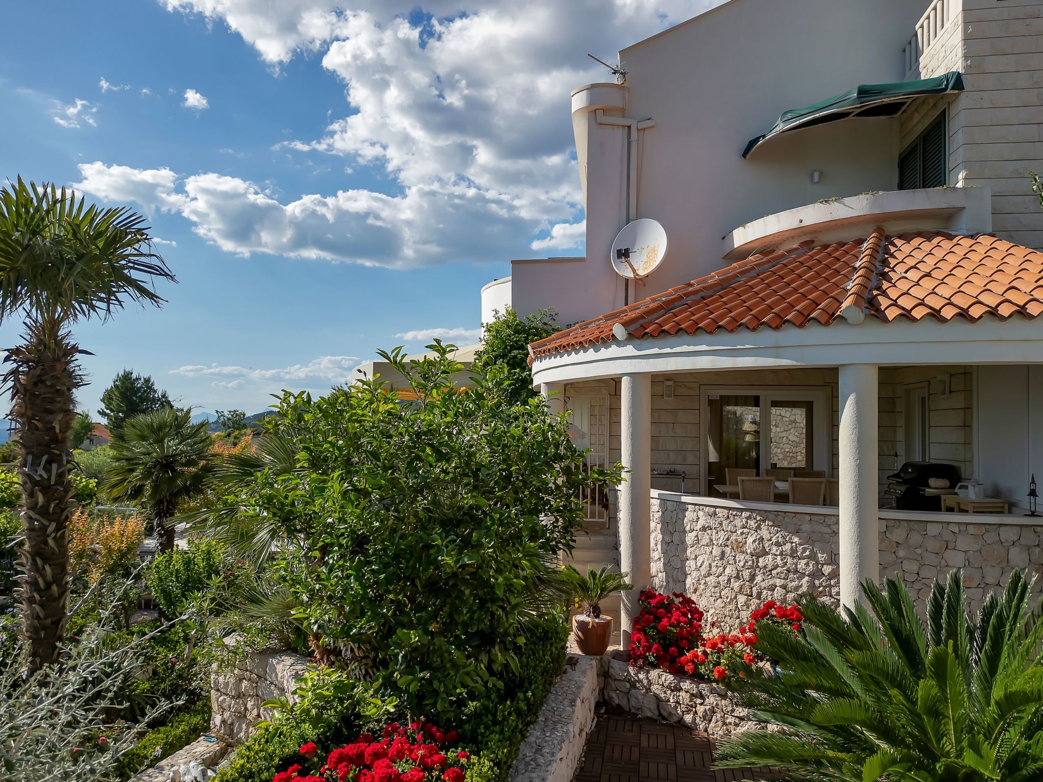 Tolle Wohnung in Drašnice mit Schönem Garten-Dedans