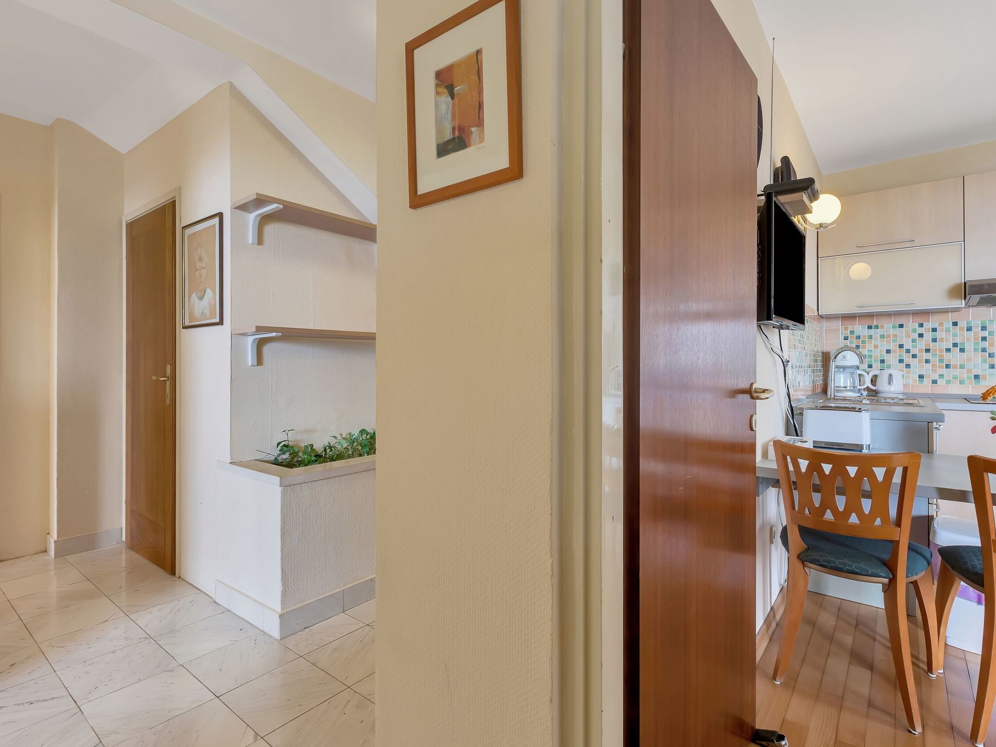 Tolle Wohnung in Drašnice mit Schönem Garten-Dedans