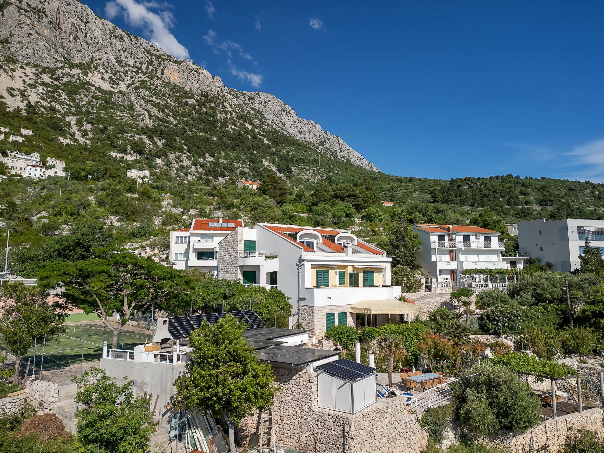 Tolle Wohnung in Drašnice mit Schönem Garten-Dedans