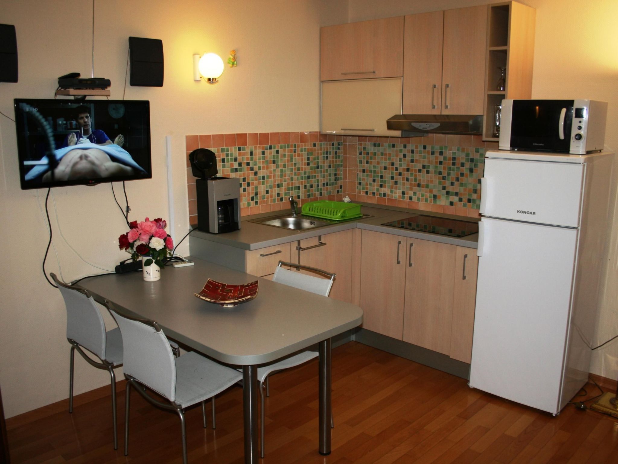 Tolle Wohnung in Drašnice mit Schönem Garten-Dedans