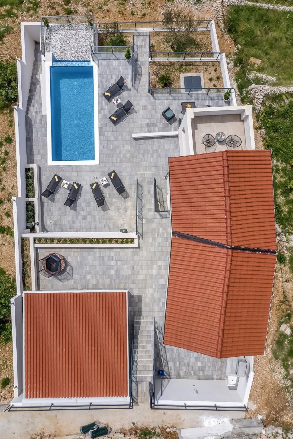 „Villa No Stress“ mit Infinity-Pool-Binnen