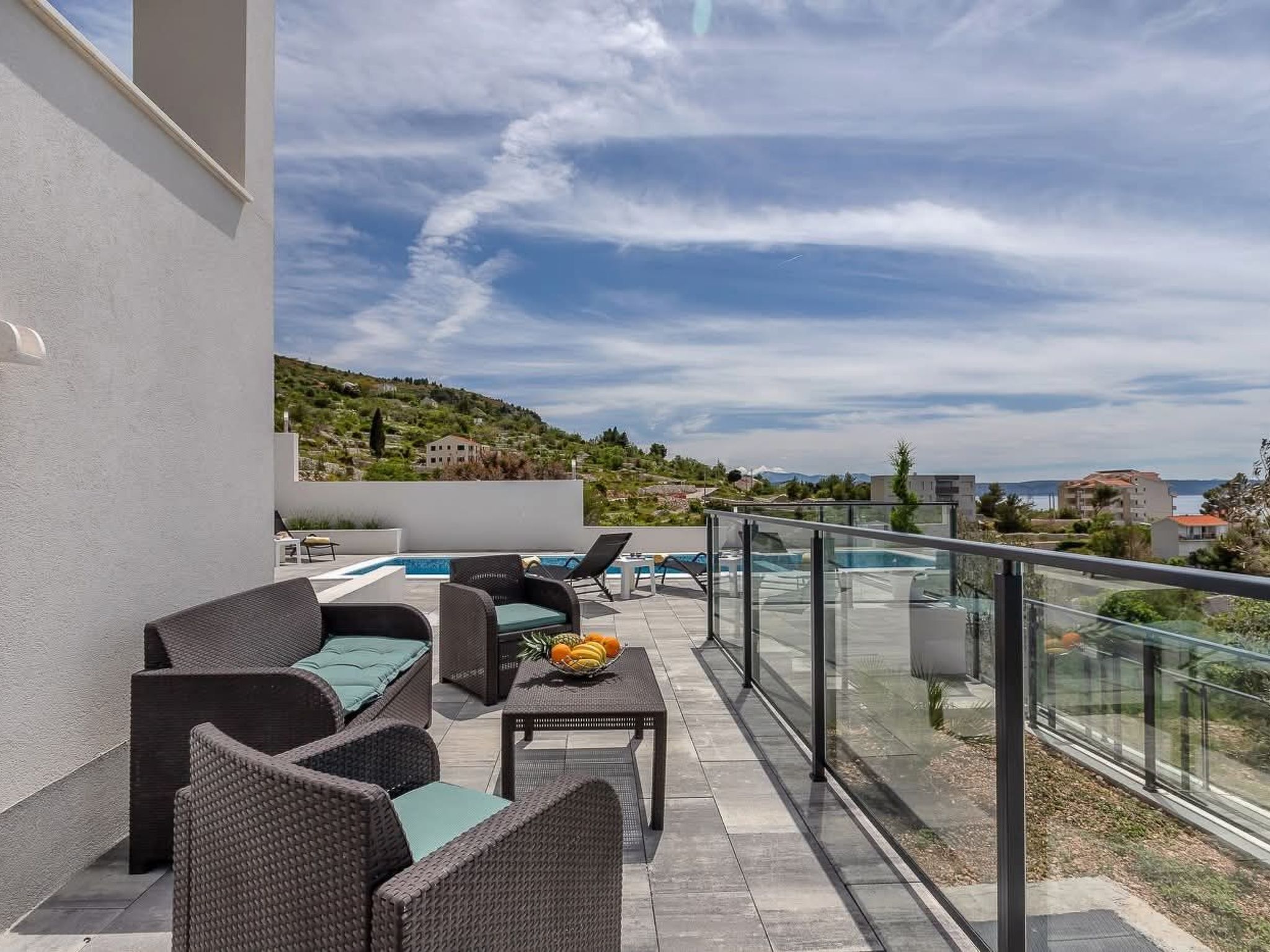 „Villa No Stress“ mit Infinity-Pool-Binnen