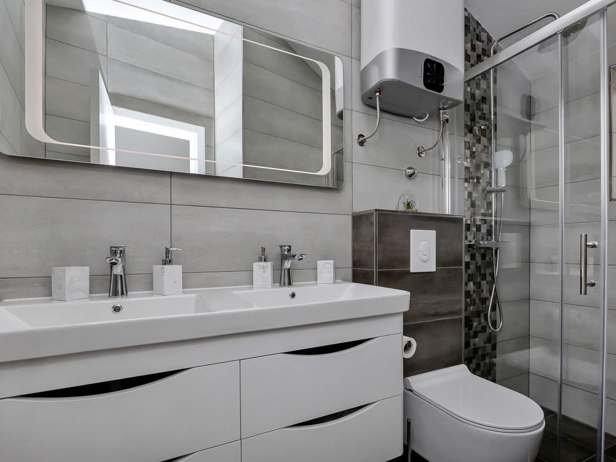 „Villa No Stress“ mit Infinity-Pool-Binnen