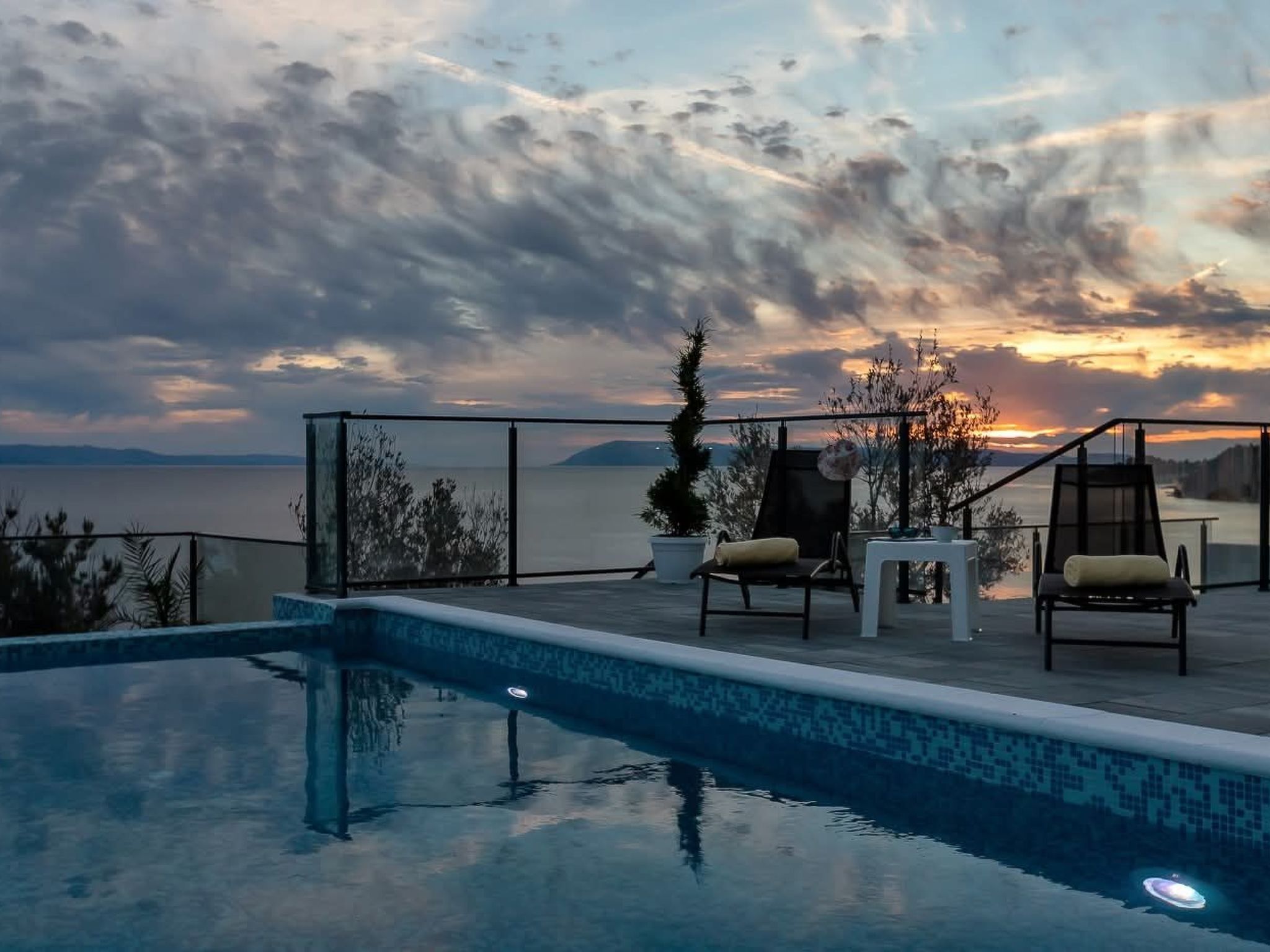 „Villa No Stress“ mit Infinity-Pool-Binnen