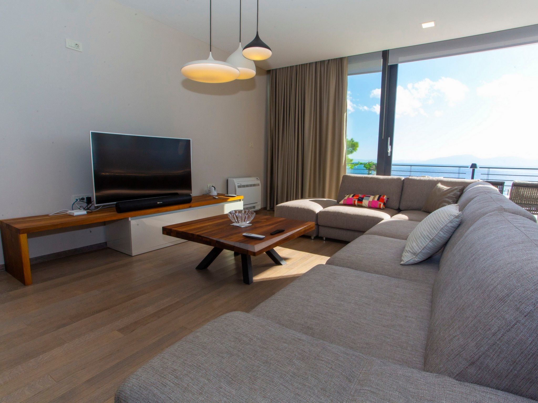 Villa Puntien am Meer mit privatem Pool-Image-tags.info