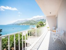 in Podaca mit Großem Balkon und Panoramablick