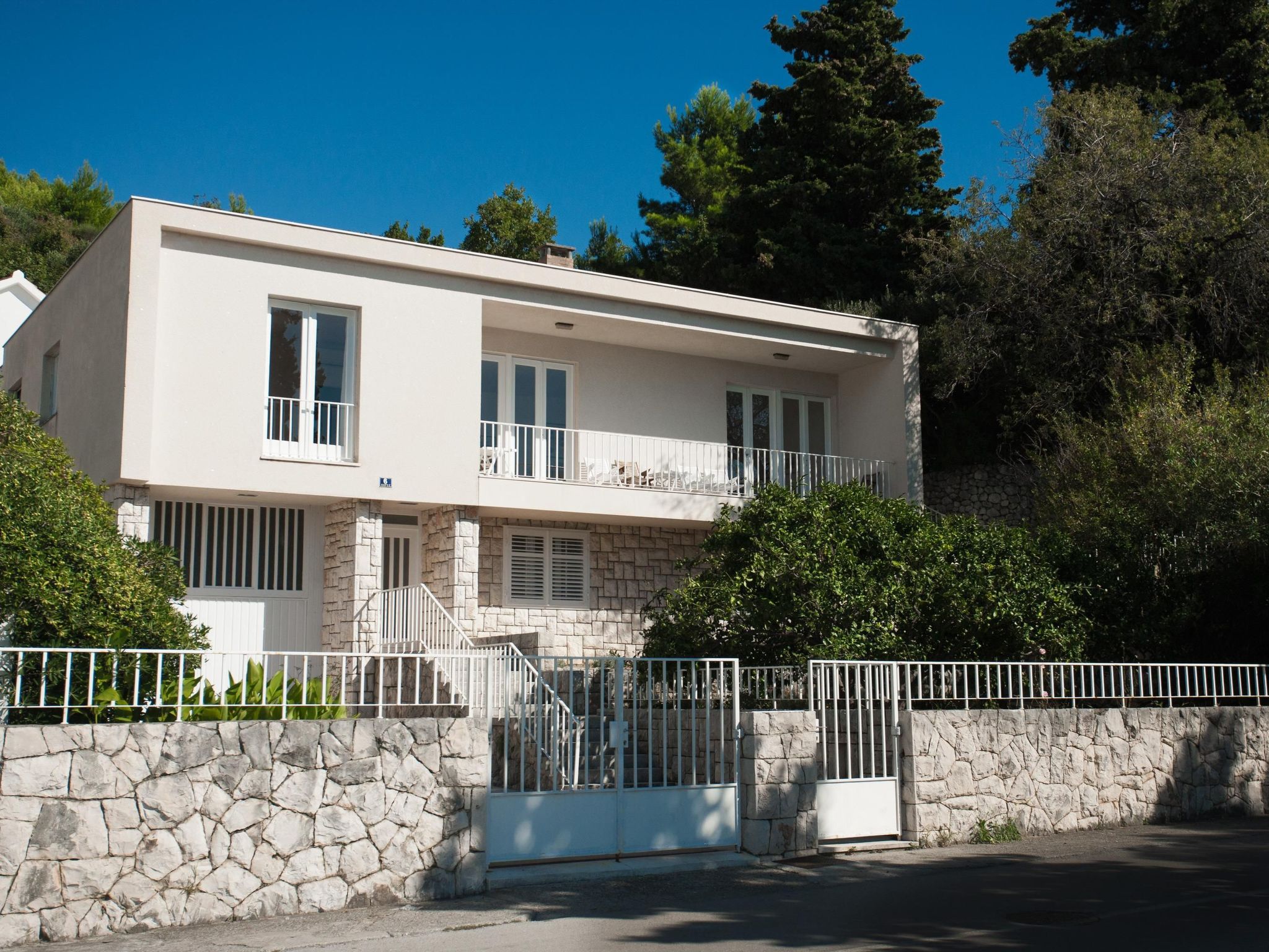 In Podaca mit Großem Balkon und Panoramablick-Image-tags.info