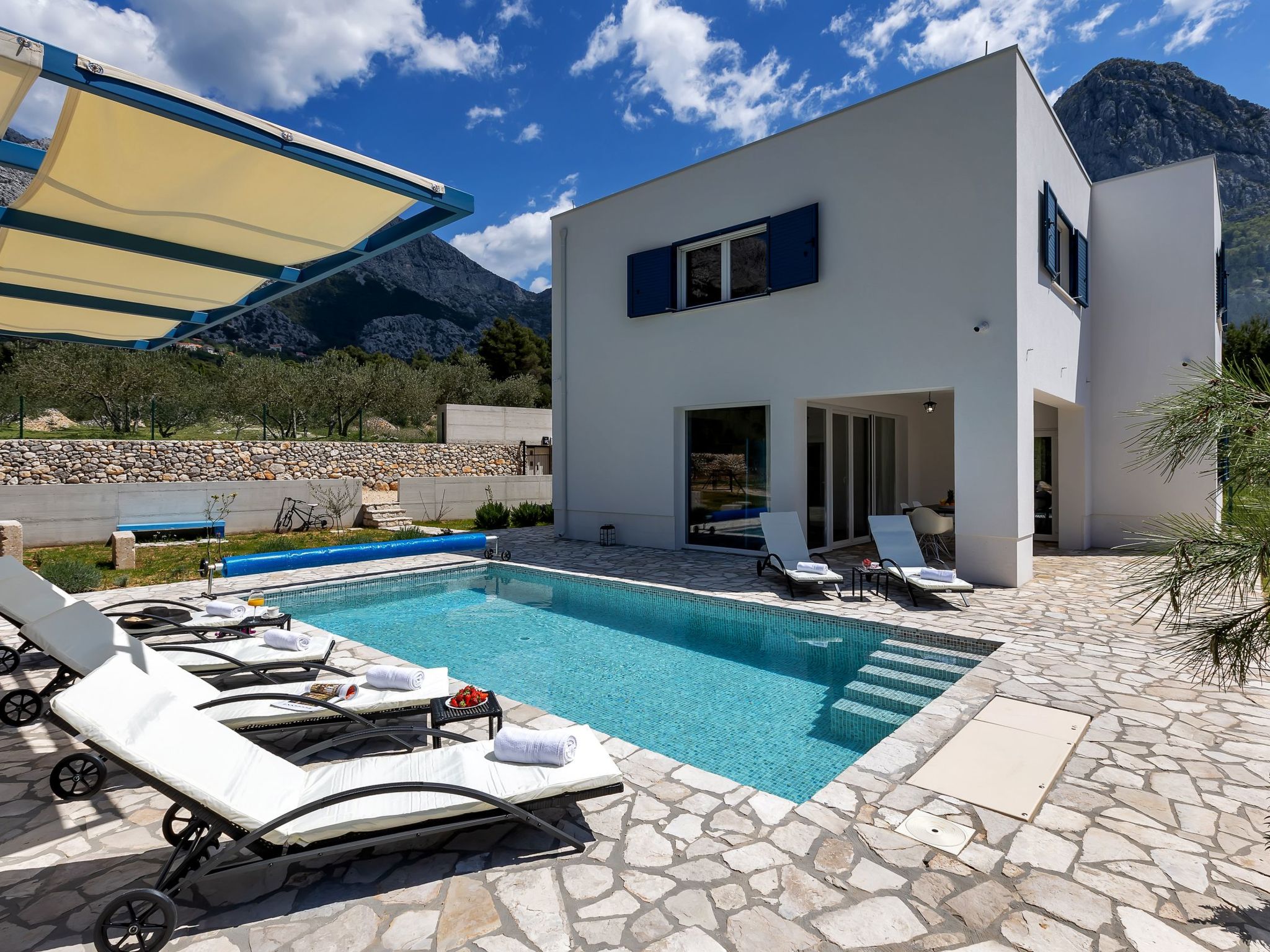 Modernes Ferienhaus in Zaostrog mit Beheiztem Pool-Drinnen