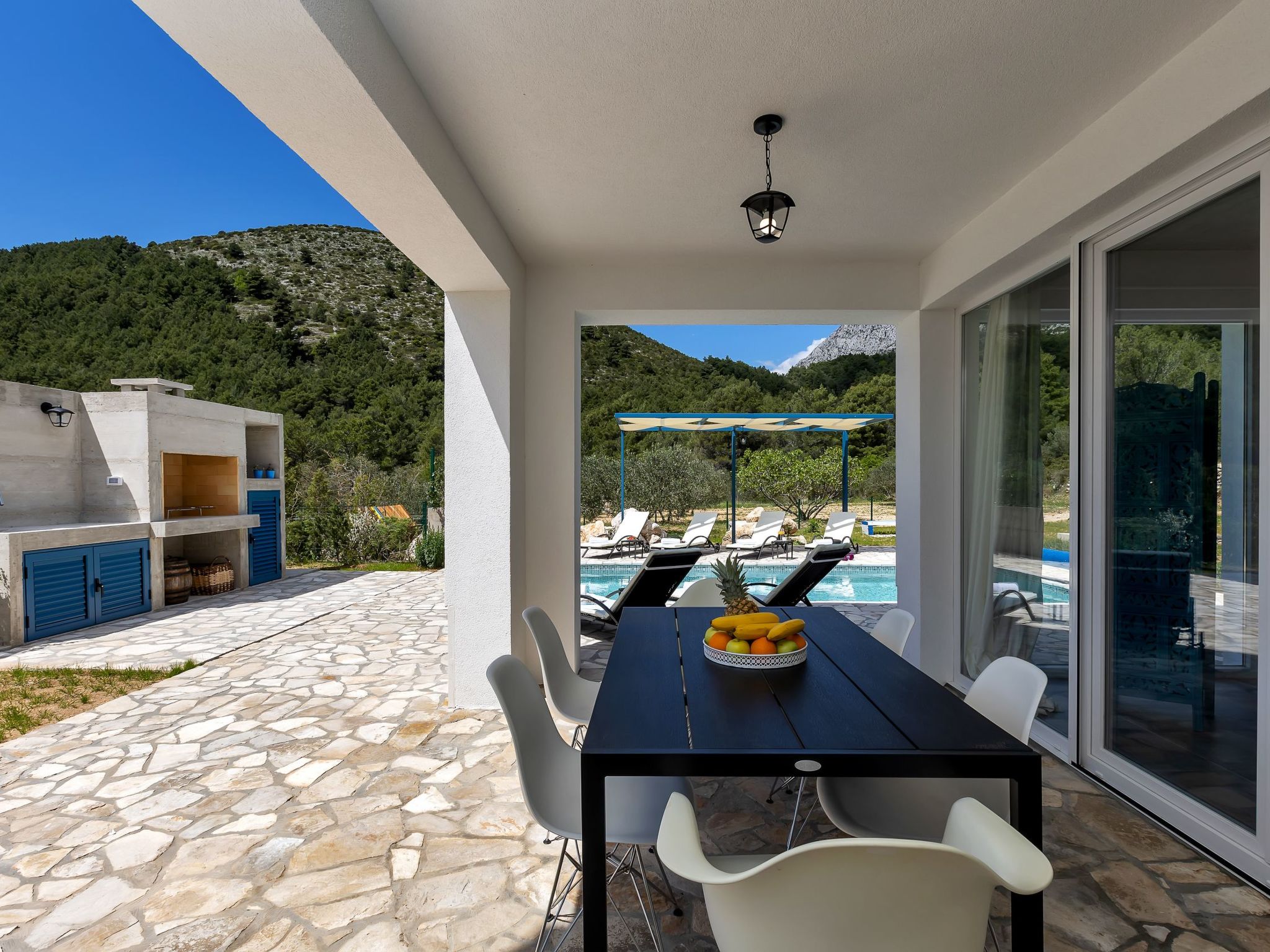 Modernes Ferienhaus in Zaostrog mit Beheiztem Pool-Drinnen