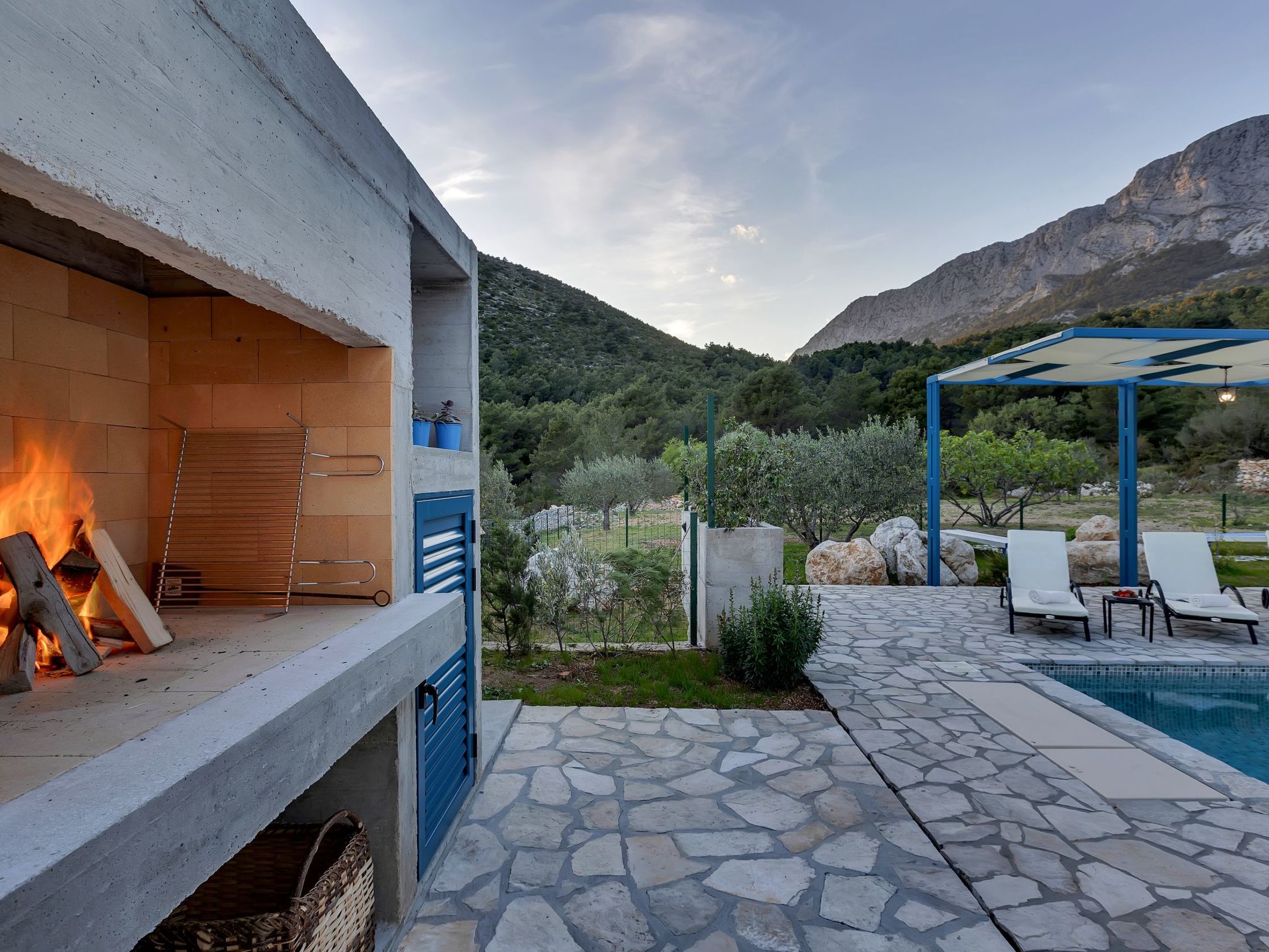 Modernes Ferienhaus in Zaostrog mit Beheiztem Pool-Drinnen