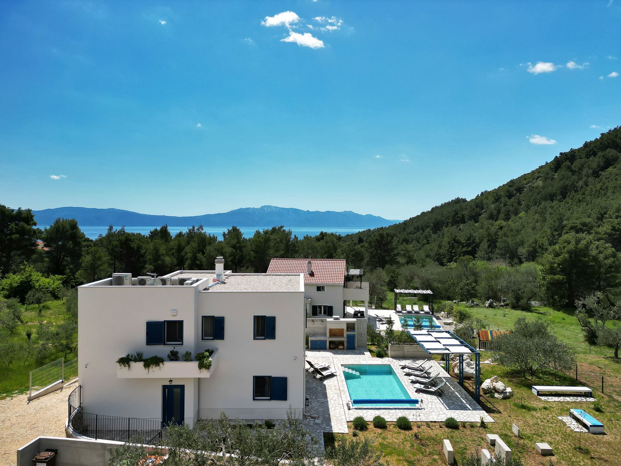 Modernes Ferienhaus in Zaostrog mit Beheiztem Pool-Drinnen
