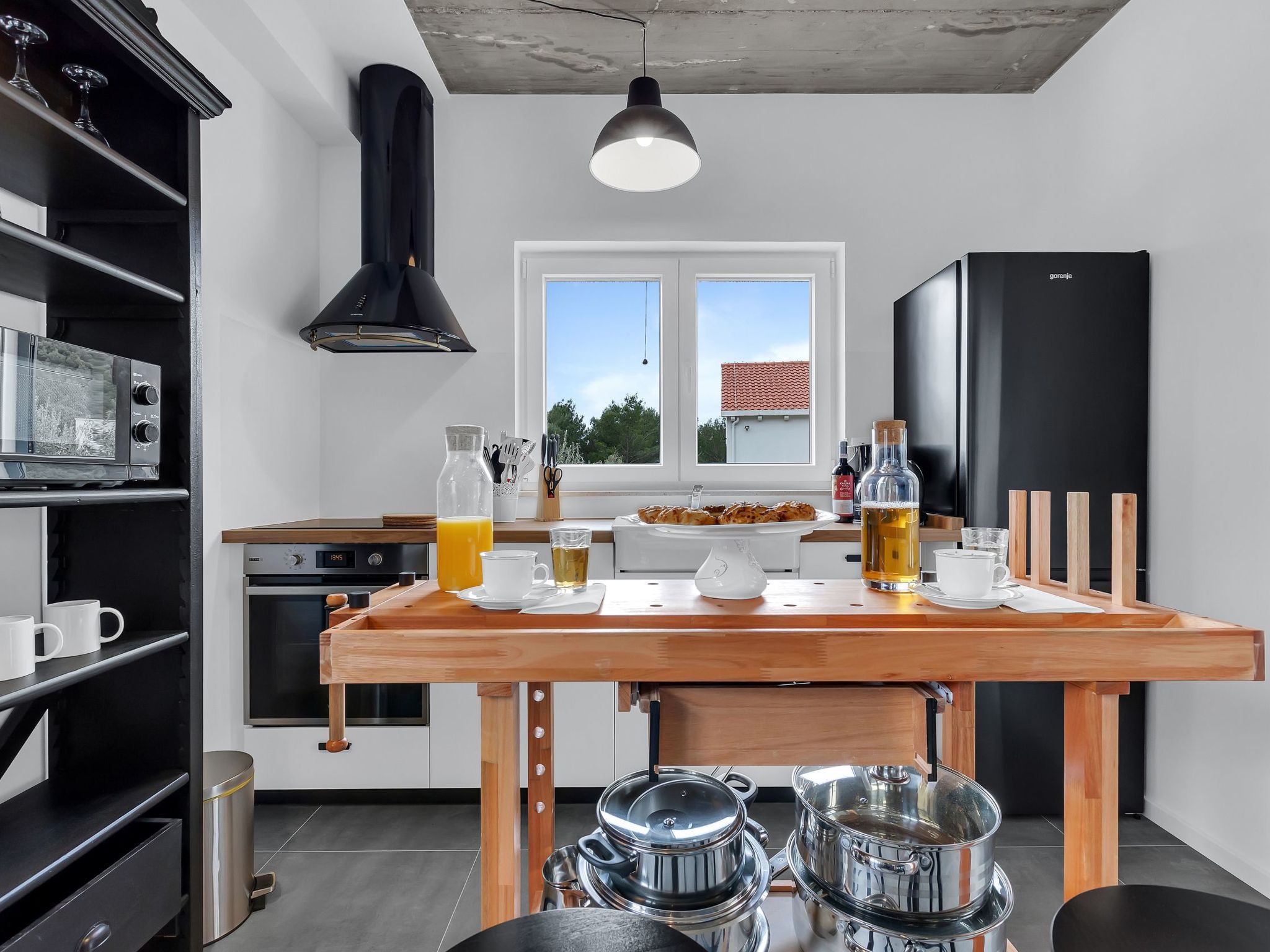 Modernes Ferienhaus in Zaostrog mit Beheiztem Pool-Drinnen