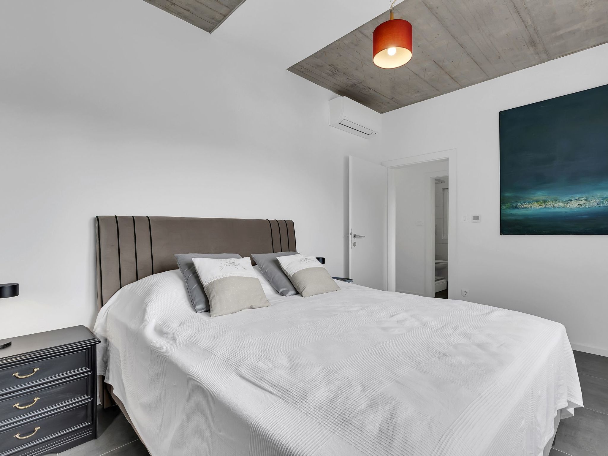 Modernes Ferienhaus in Zaostrog mit Beheiztem Pool-Drinnen