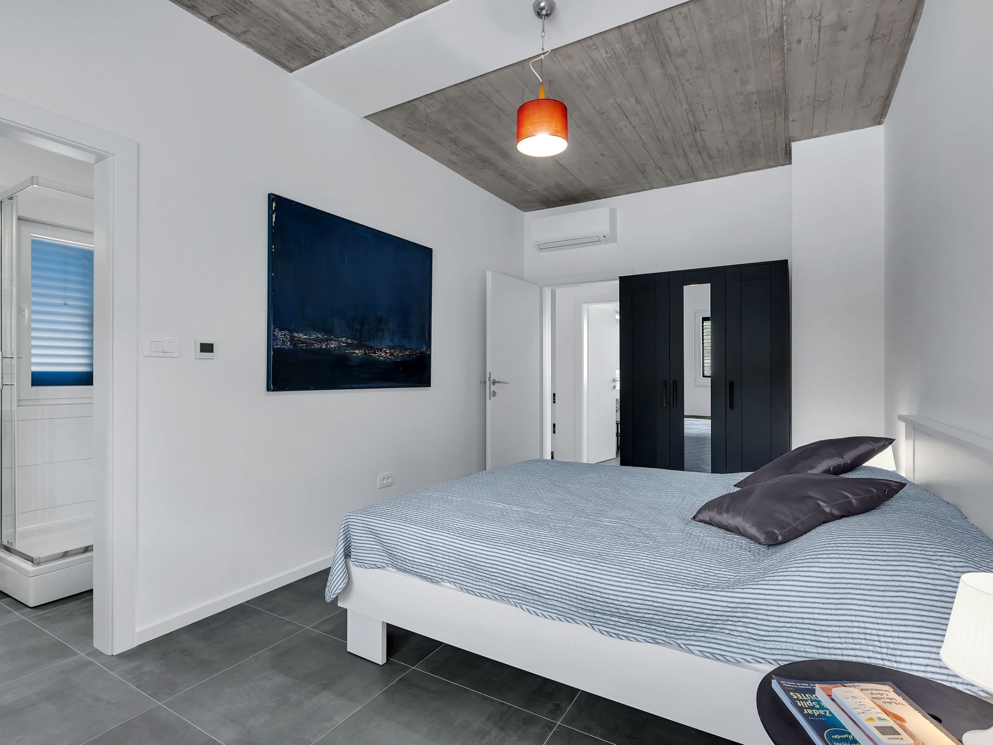 Modernes Ferienhaus in Zaostrog mit Beheiztem Pool-Drinnen