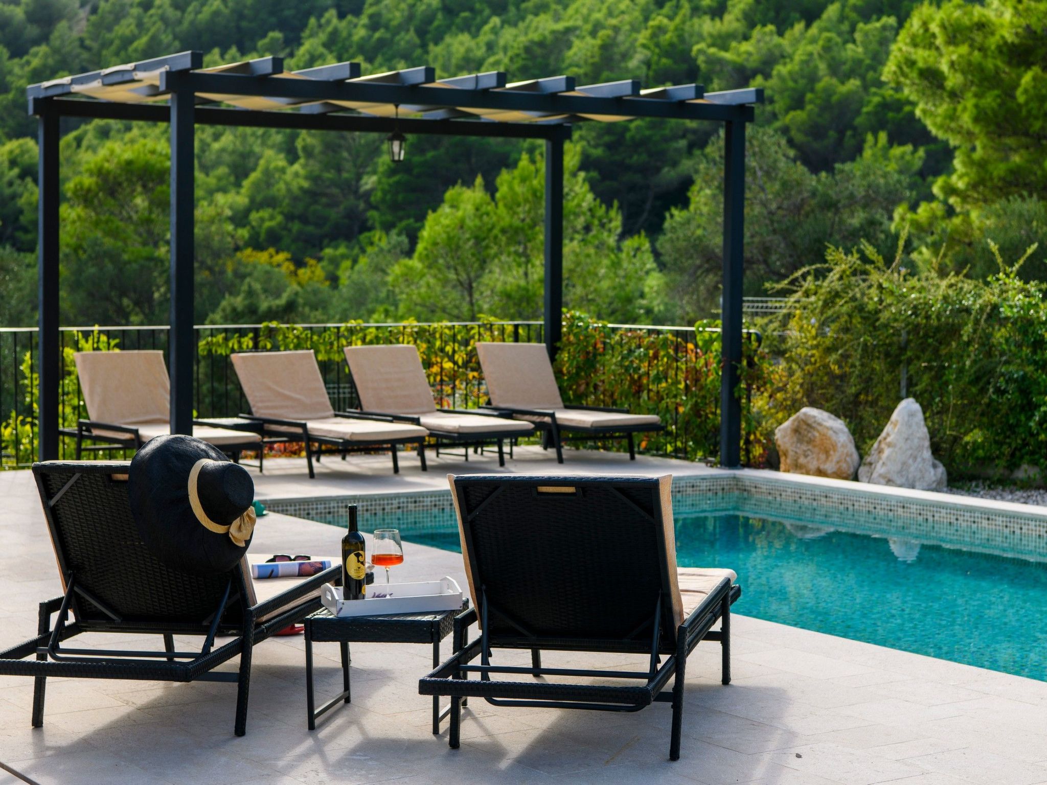 Alleinstehendes Ferienhaus mit Pool und drei Schlafzimmer-Drinnen