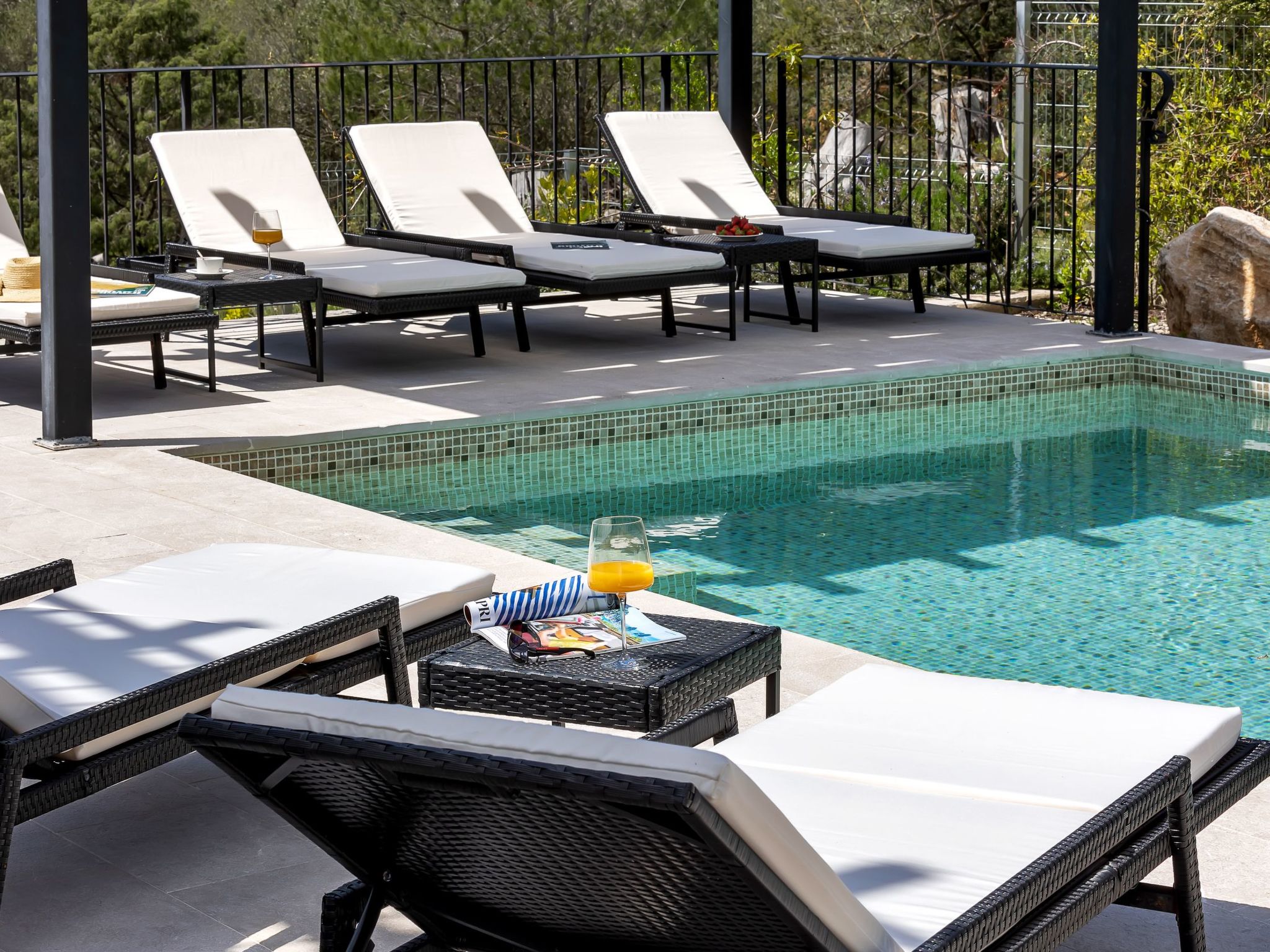 Alleinstehendes Ferienhaus mit Pool und drei Schlafzimmer-Drinnen