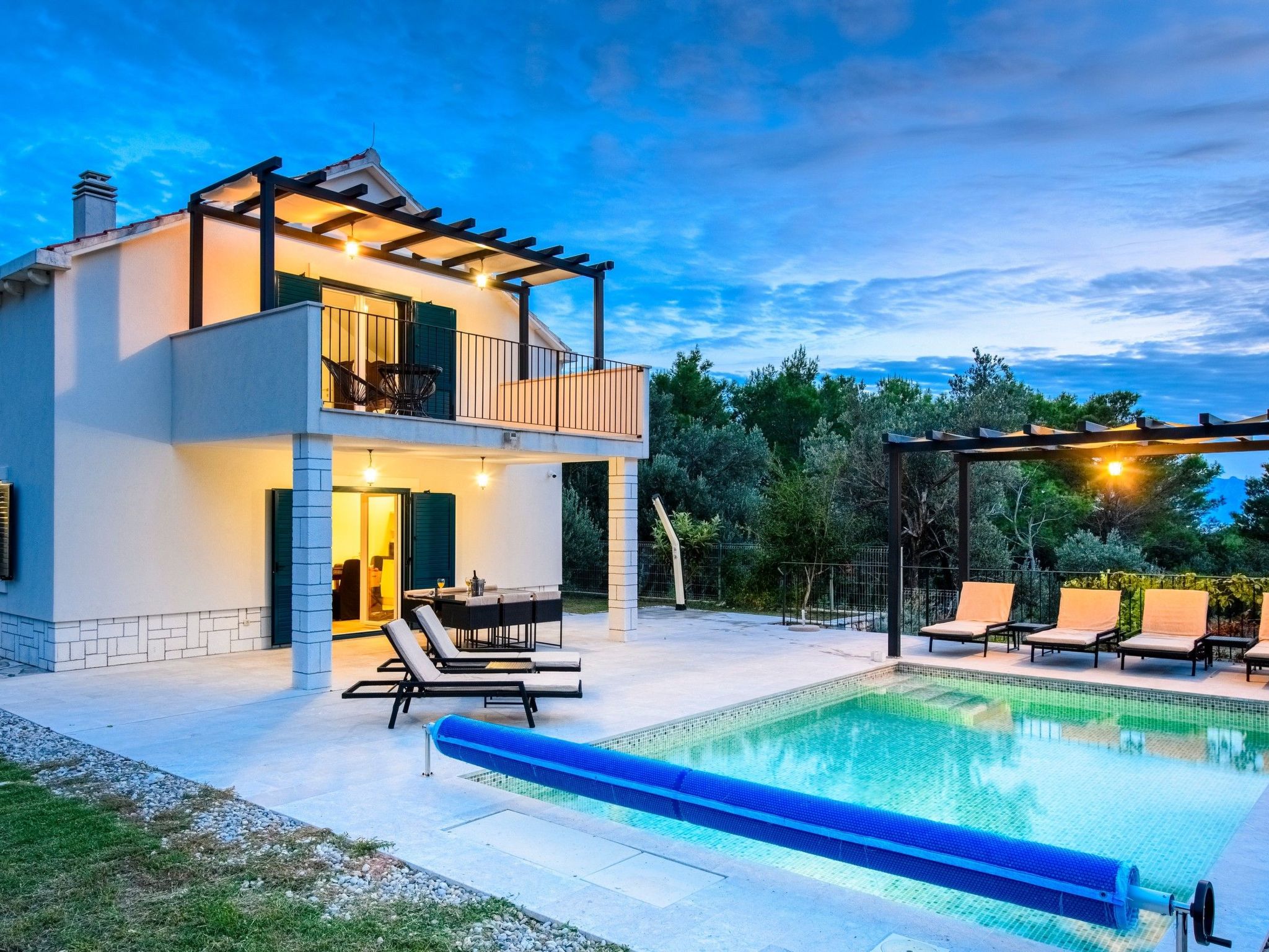 Alleinstehendes Ferienhaus mit Pool und drei Schlafzimmer-Drinnen