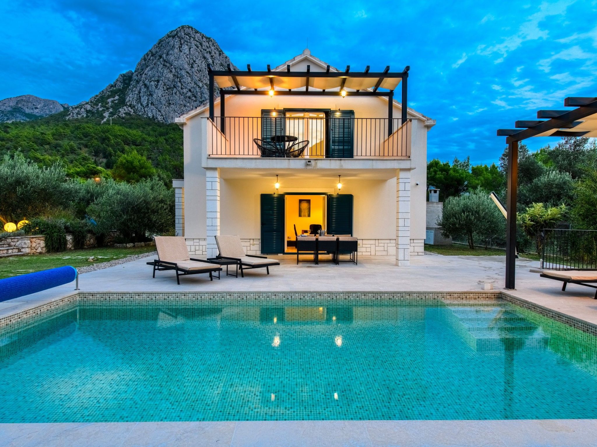 Alleinstehendes Ferienhaus mit Pool und drei Schlafzimmer-Drinnen