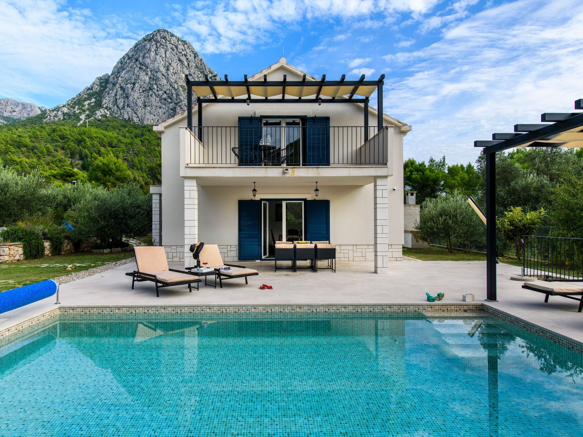 Alleinstehendes Ferienhaus mit Pool und drei Schlafzimmer-Drinnen