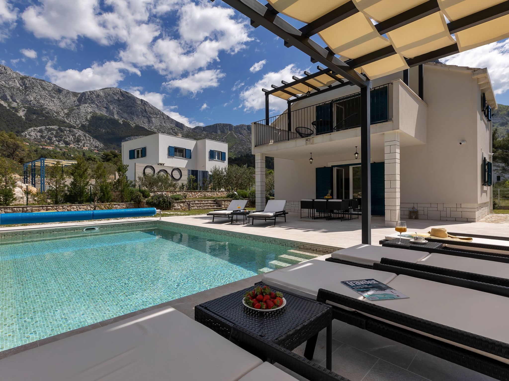 Alleinstehendes Ferienhaus mit Pool und drei Schlafzimmer-Drinnen