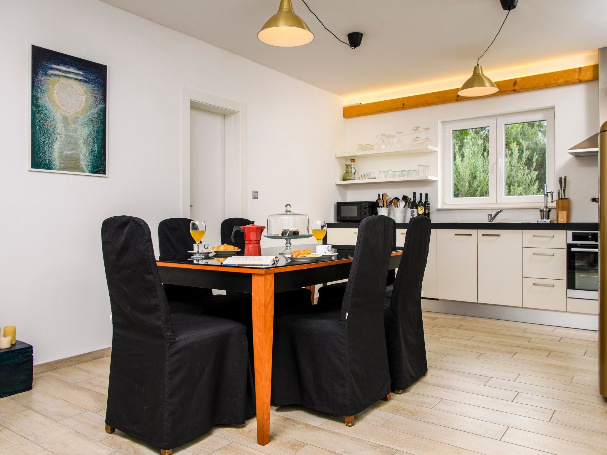 Alleinstehendes Ferienhaus mit Pool und drei Schlafzimmer-Drinnen