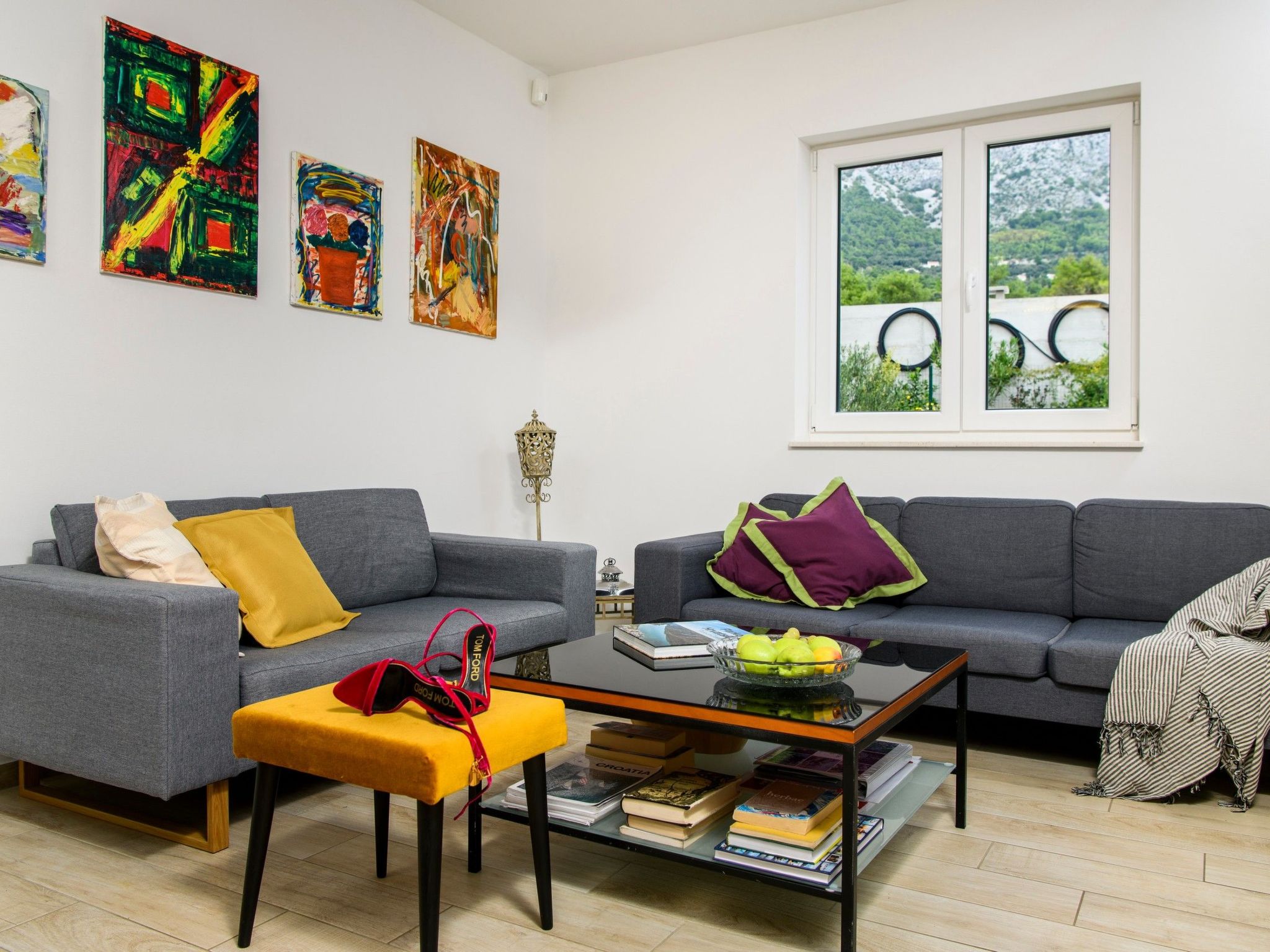 Alleinstehendes Ferienhaus mit Pool und drei Schlafzimmer-Drinnen