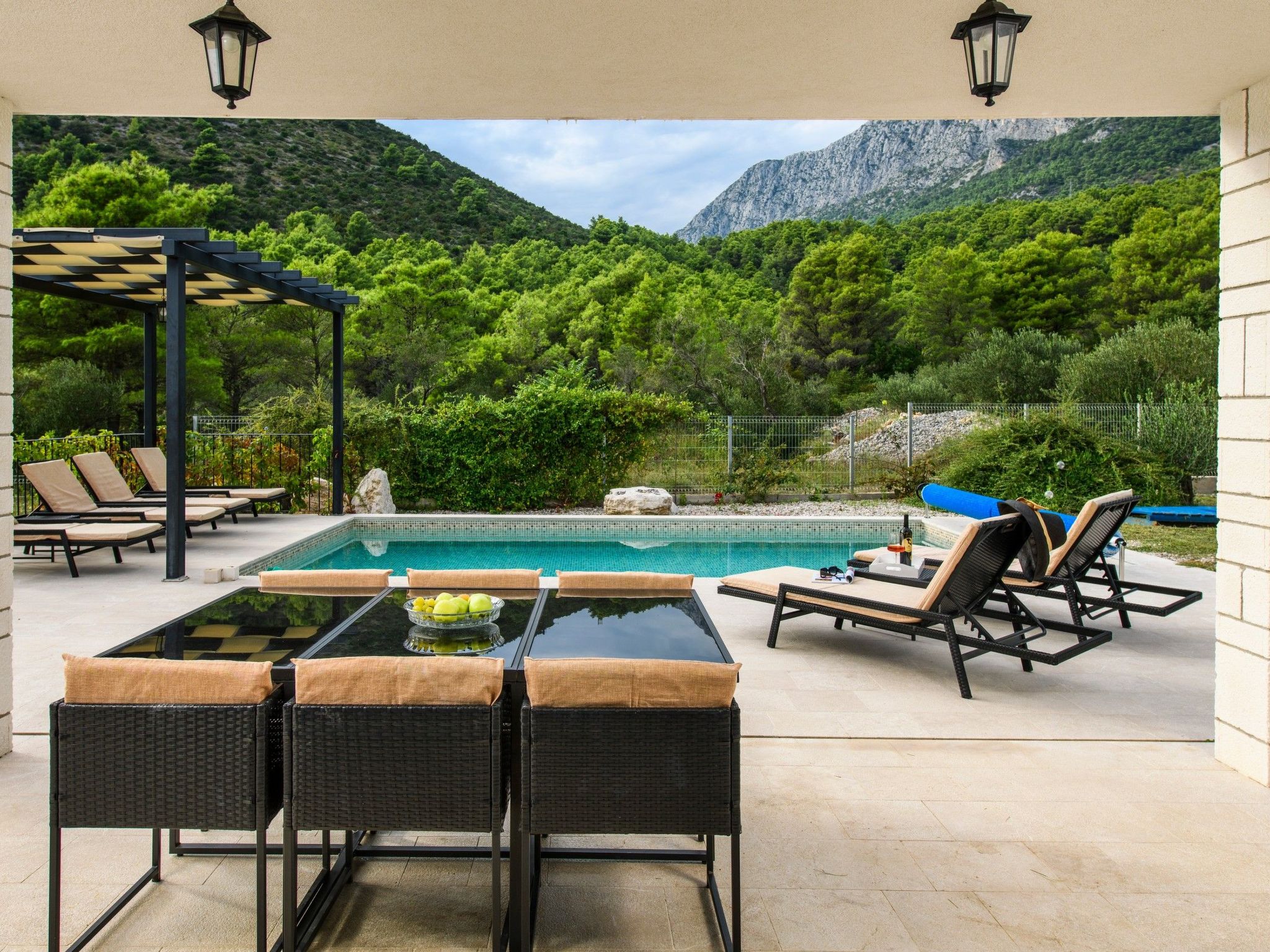 Alleinstehendes Ferienhaus mit Pool und drei Schlafzimmer-Drinnen