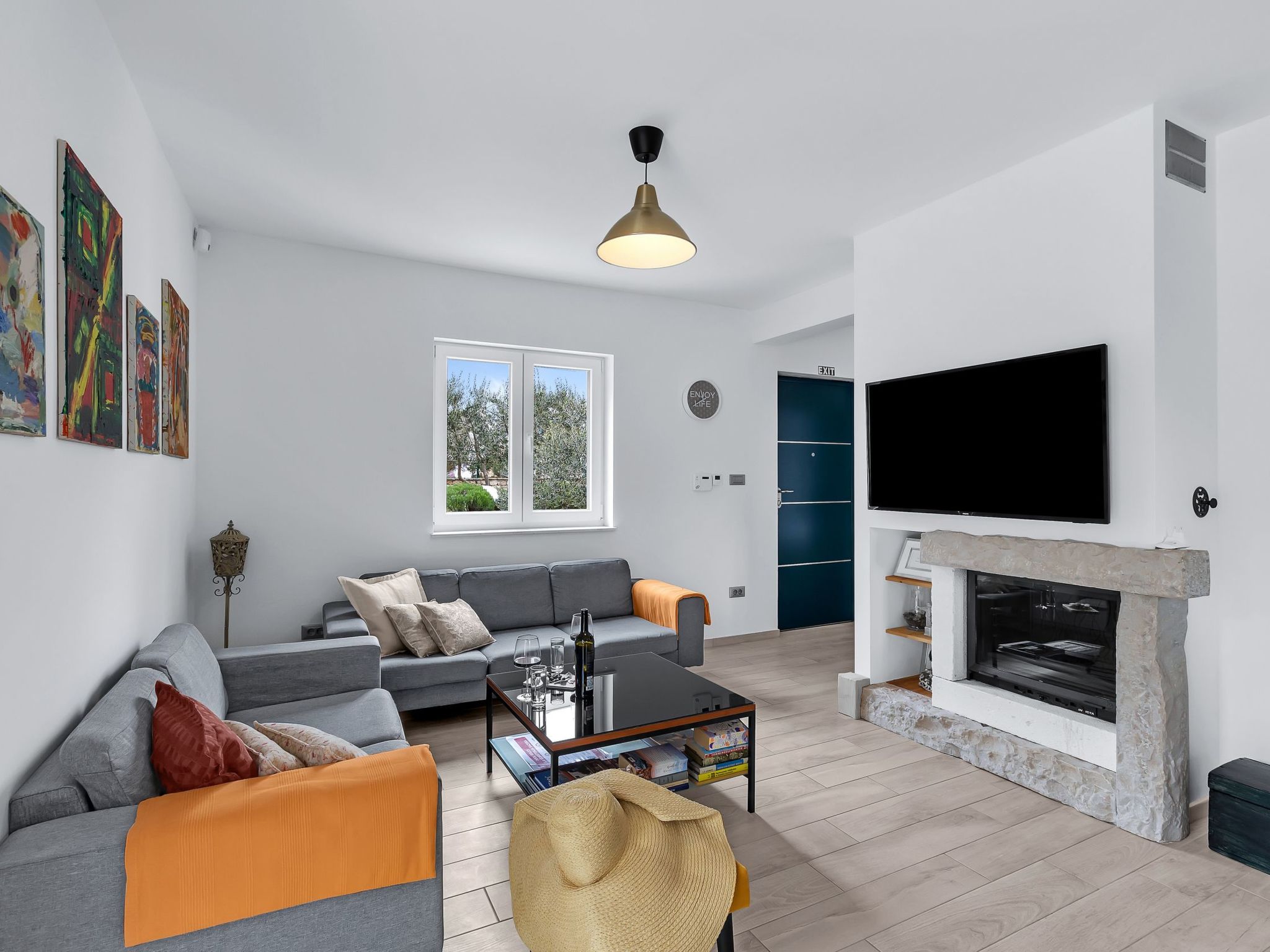 Alleinstehendes Ferienhaus mit Pool und drei Schlafzimmer-Drinnen