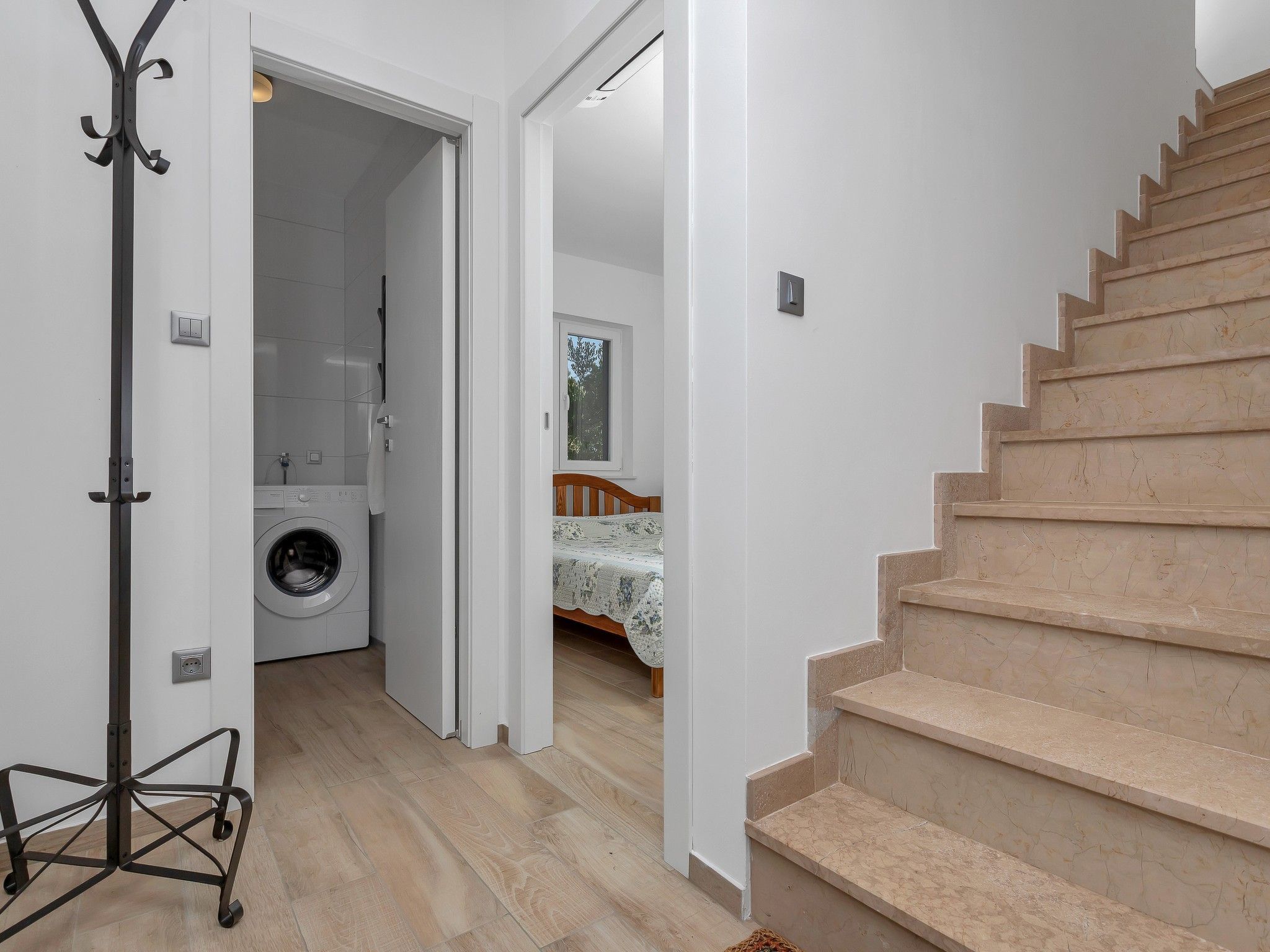 Alleinstehendes Ferienhaus mit Pool und drei Schlafzimmer-Drinnen