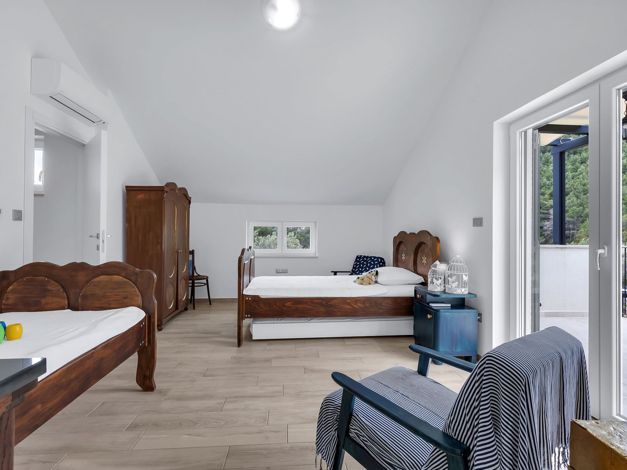 Alleinstehendes Ferienhaus mit Pool und drei Schlafzimmer-Drinnen