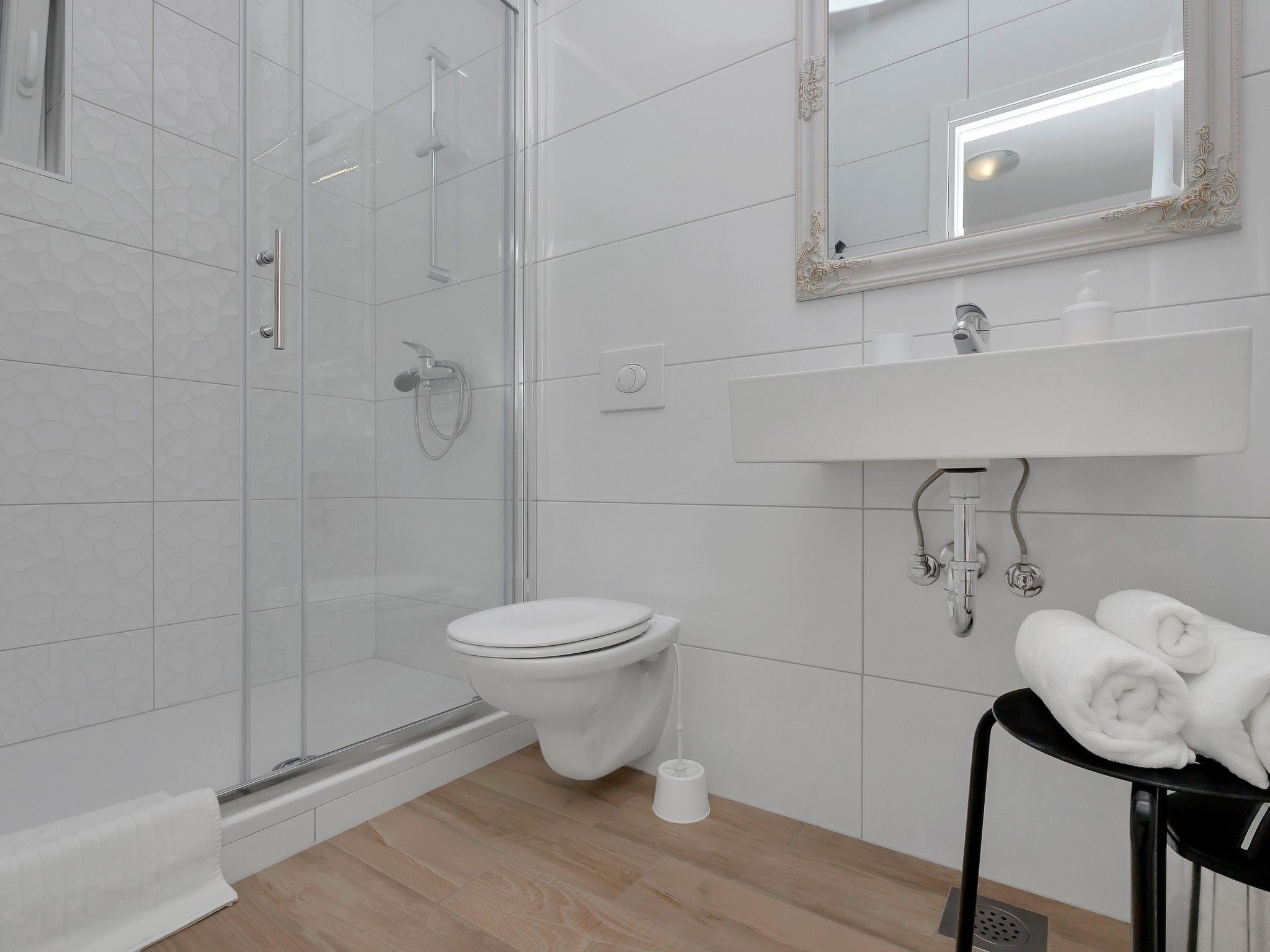 Alleinstehendes Ferienhaus mit Pool und drei Schlafzimmer-Drinnen