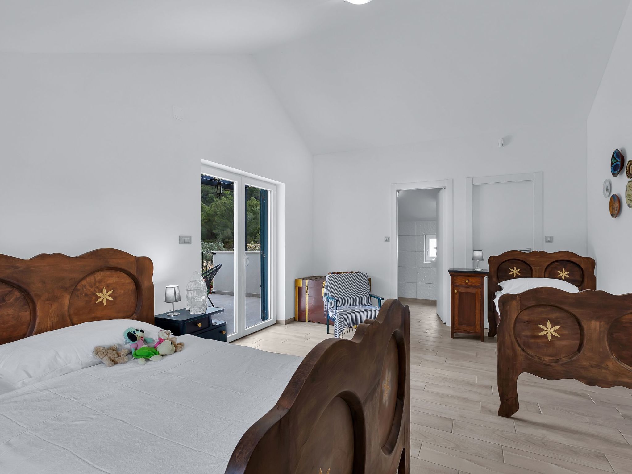 Alleinstehendes Ferienhaus mit Pool und drei Schlafzimmer-Drinnen