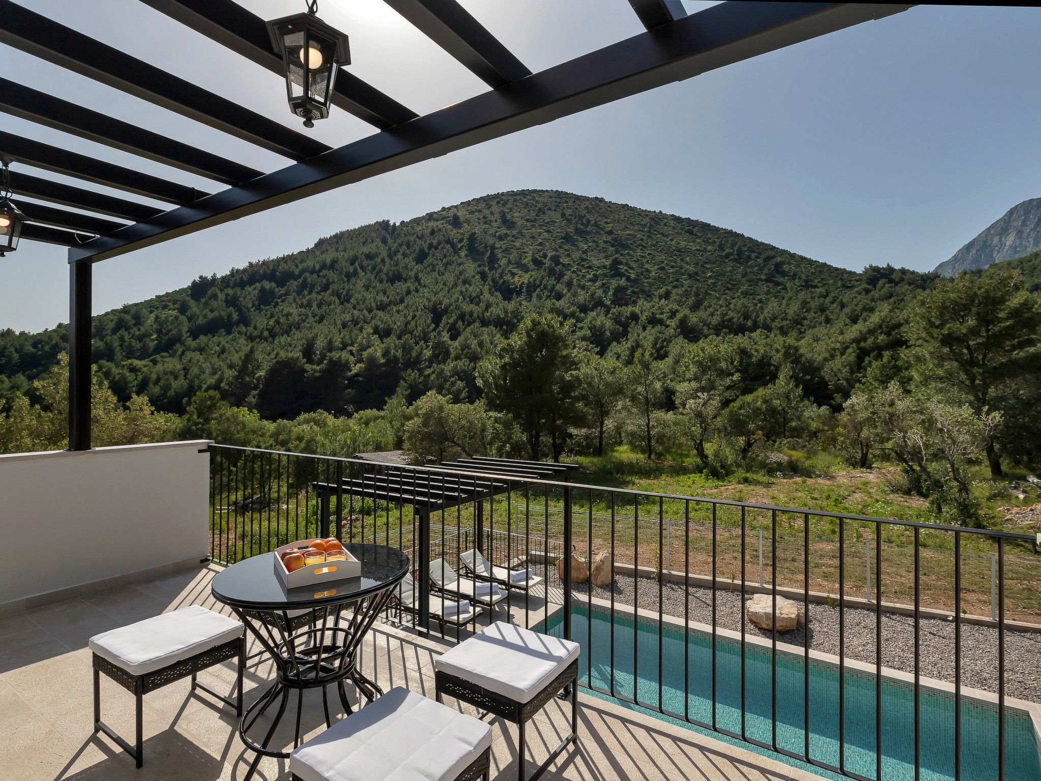 Alleinstehendes Ferienhaus mit Pool und drei Schlafzimmer-Drinnen