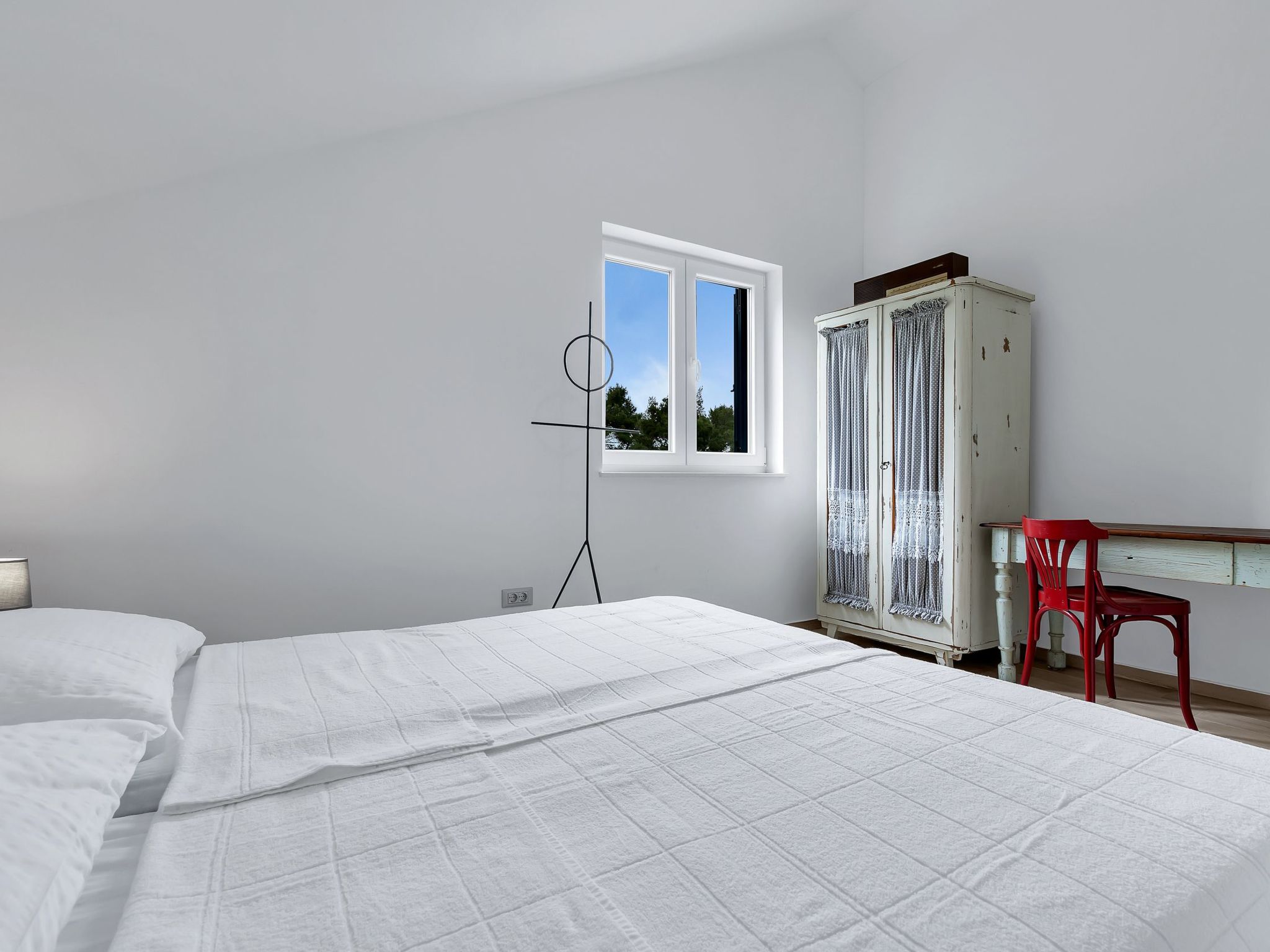 Alleinstehendes Ferienhaus mit Pool und drei Schlafzimmer-Drinnen