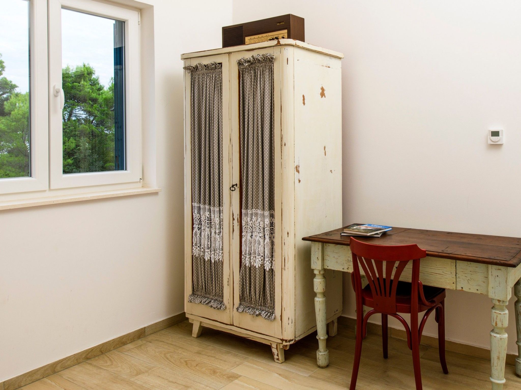 Alleinstehendes Ferienhaus mit Pool und drei Schlafzimmer-Drinnen