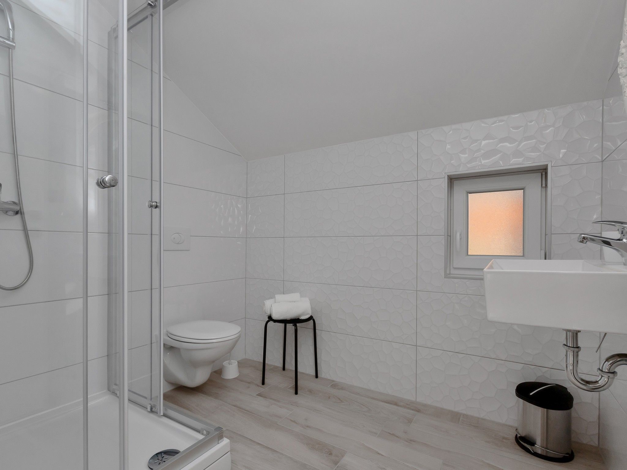 Alleinstehendes Ferienhaus mit Pool und drei Schlafzimmer-Drinnen