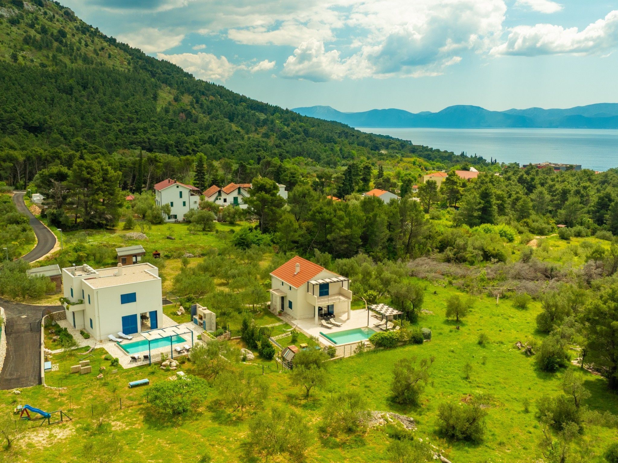 Alleinstehendes Ferienhaus mit Pool und drei Schlafzimmer-Drinnen
